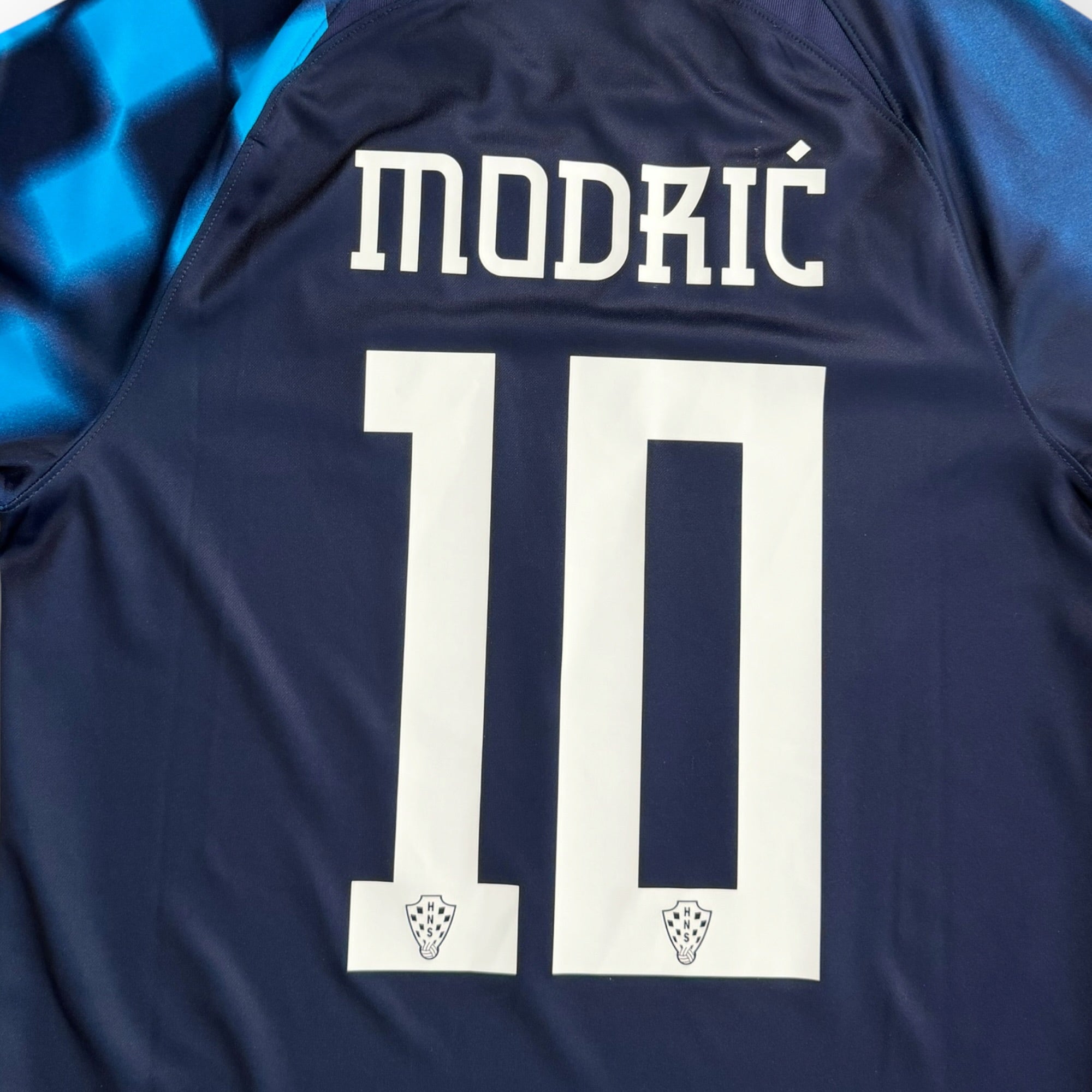 Croatia 2022 Away - Modric 10 (Small)
