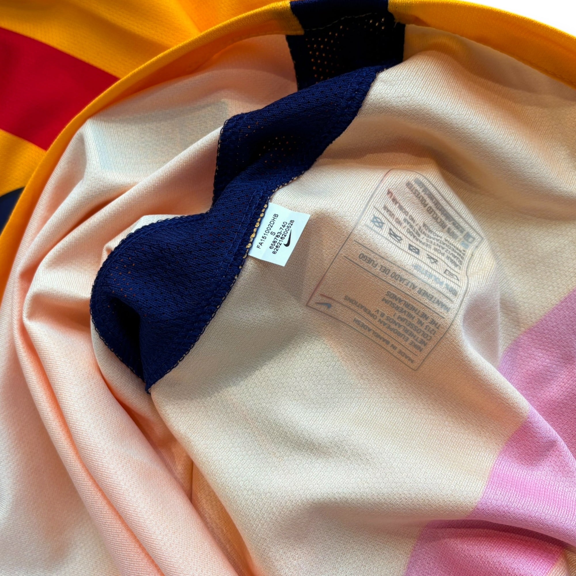 FC Barcelona 2015/16 Away Academy Issue - #19 (Small)