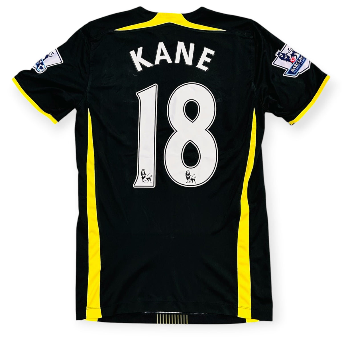 Tottenham Hotspur 2014/15 Away - Kane 18 (Small)