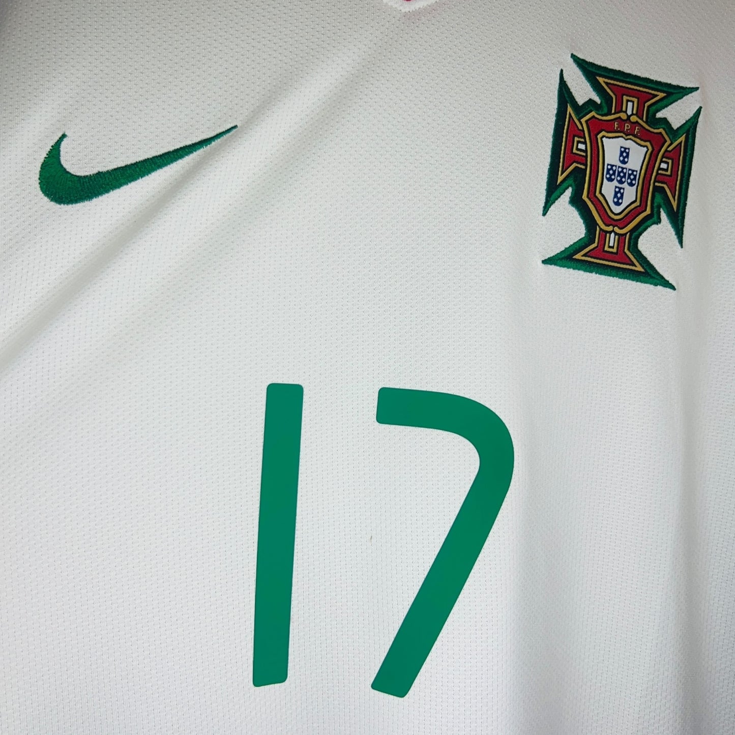 Portugal 2008 Away - Quaresma 17 (Large)