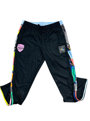 Arsenal 'Love Unites Pride' 2022/23 Adidas Tracksuit (Large) - KITLAUNCH