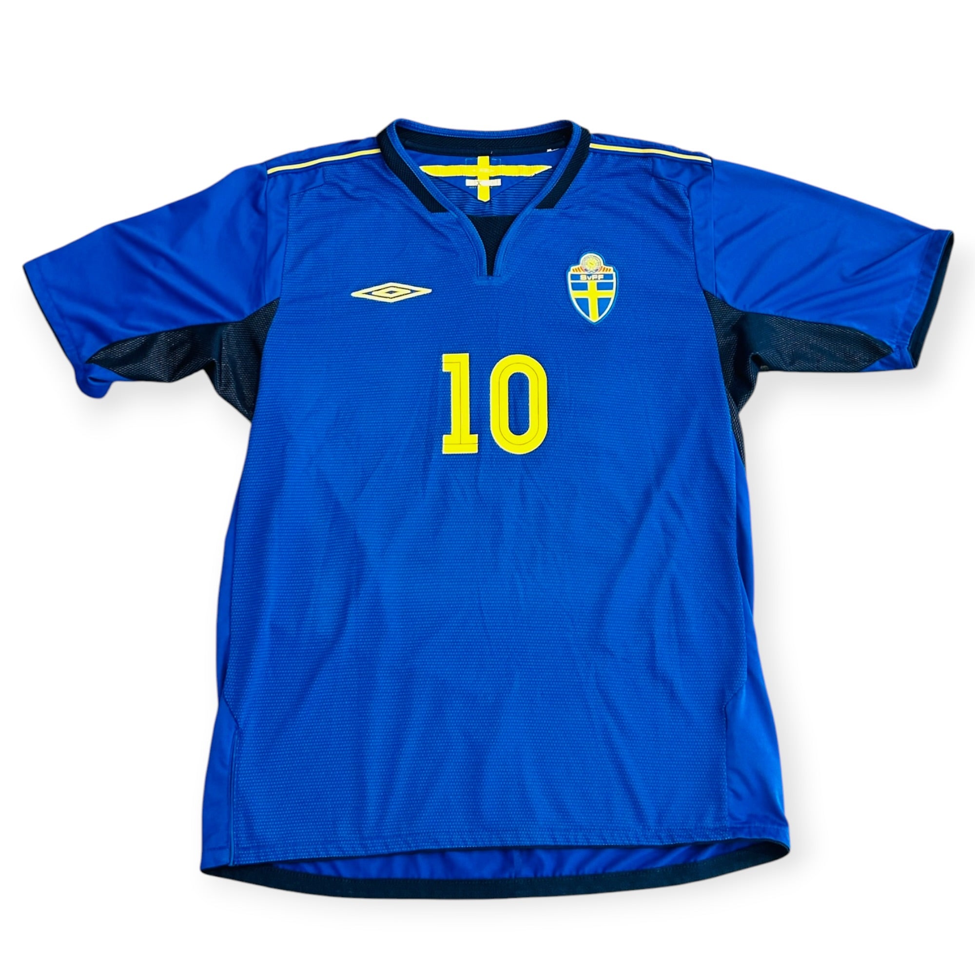 Sweden 2004/06 Away - Ibrahimovic 10 (Large) - KITLAUNCH