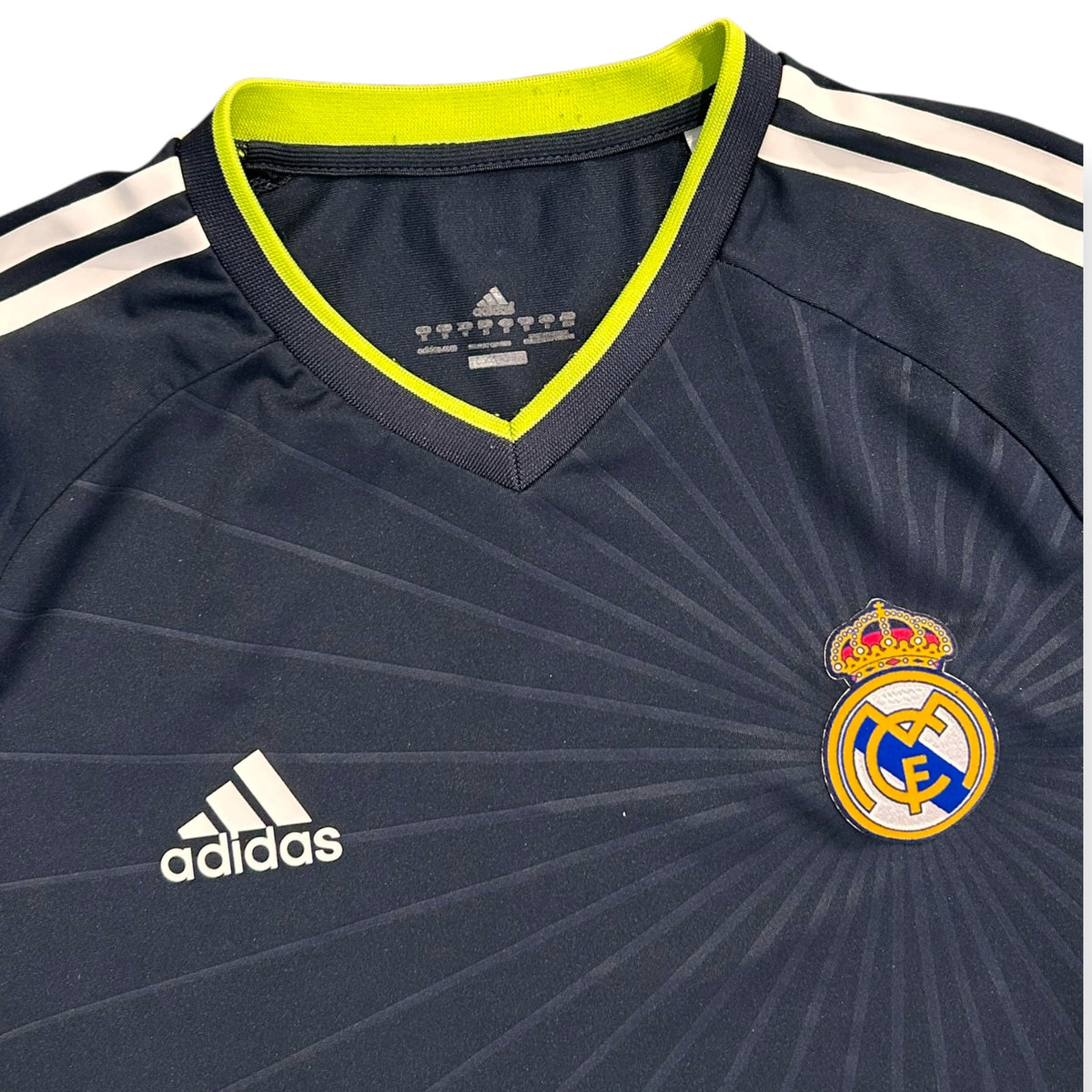 Real Madrid 2010/11 Away Kitroom Version (Medium) - KITLAUNCH