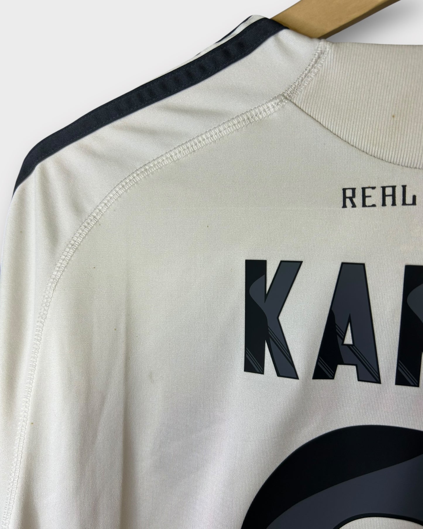 Real Madrid 2009/10 Home - Kaka 8 (Medium)