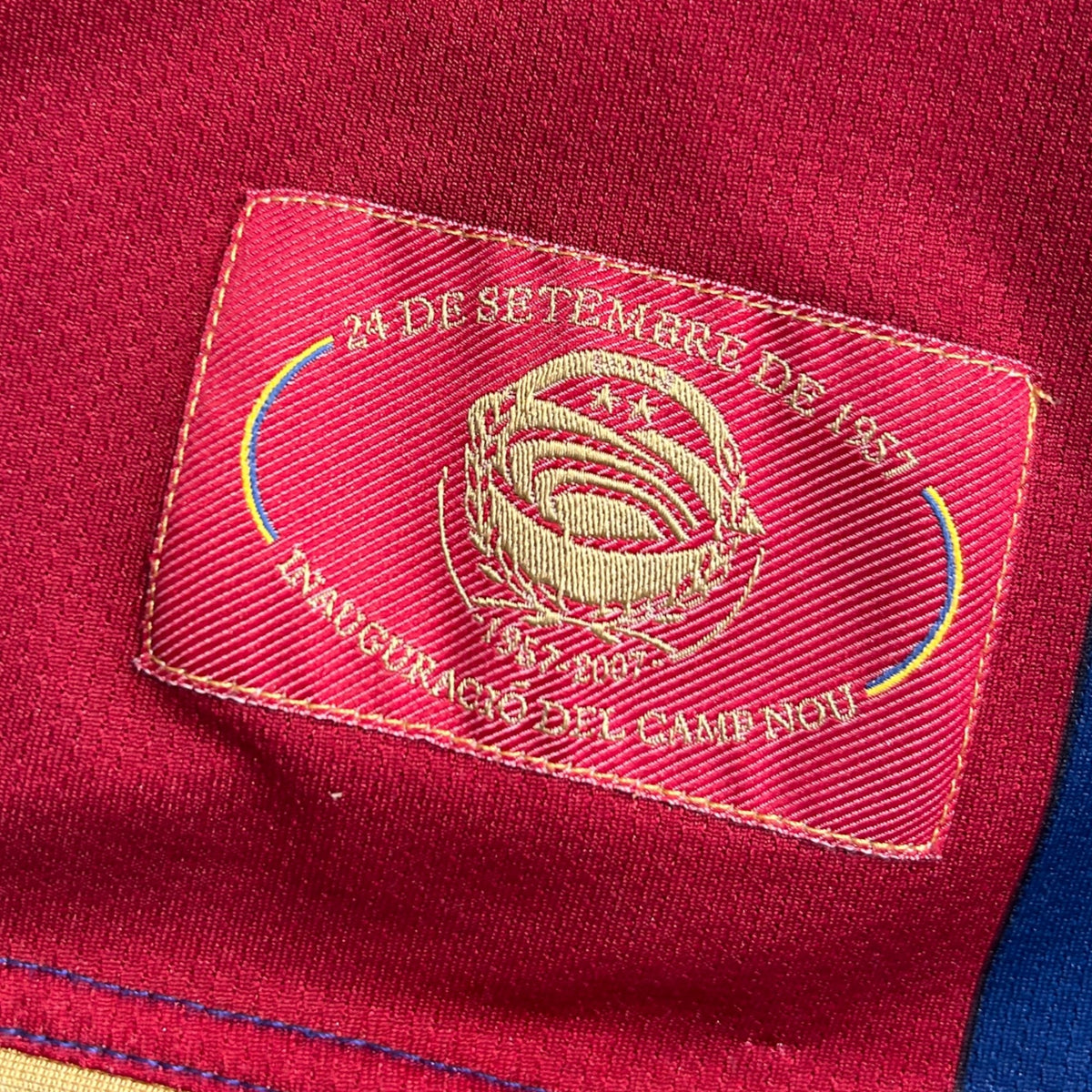 FC Barcelona 2007/08 Home - Ronaldinho 10 (Small)
