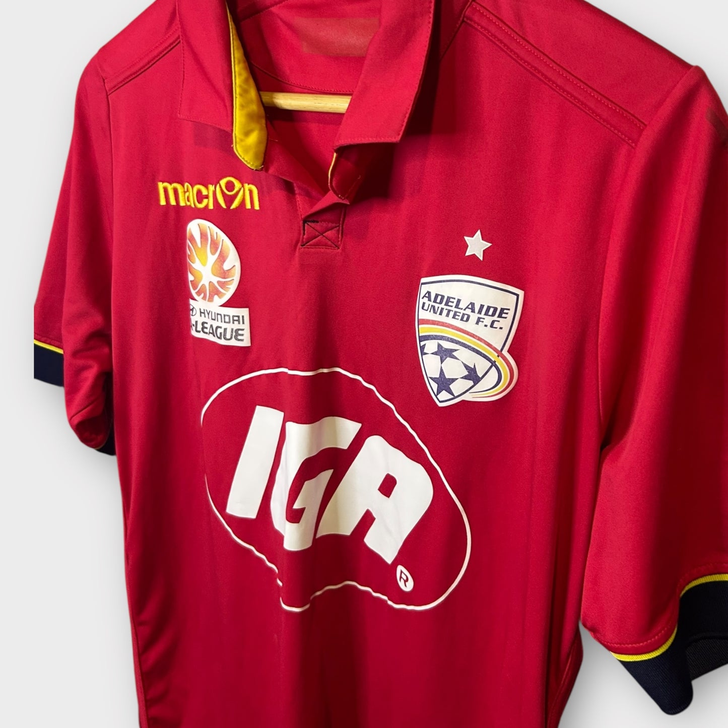 Adelaide United 2016/17 Home (Medium)