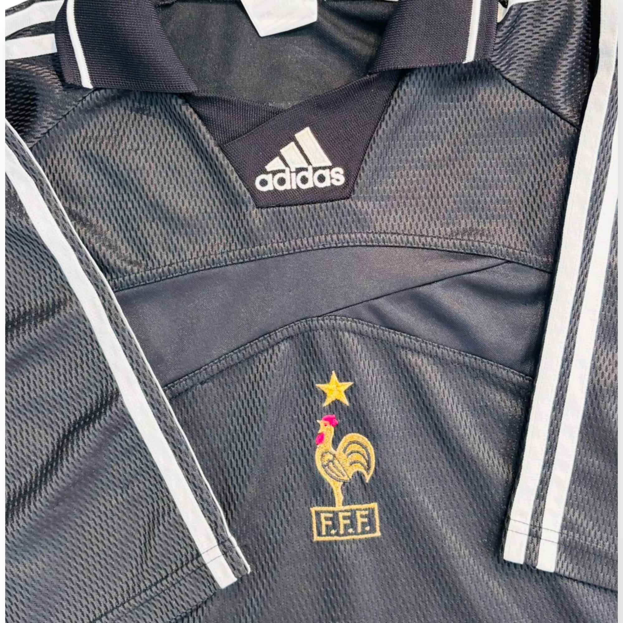 France 1999/00 Home - Barthez 16 (Large)