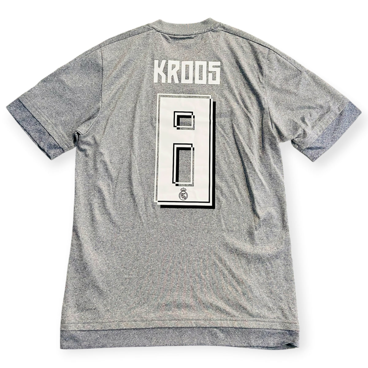 Real Madrid 2015/16 Away - Kroos 8 (Small) - KITLAUNCH