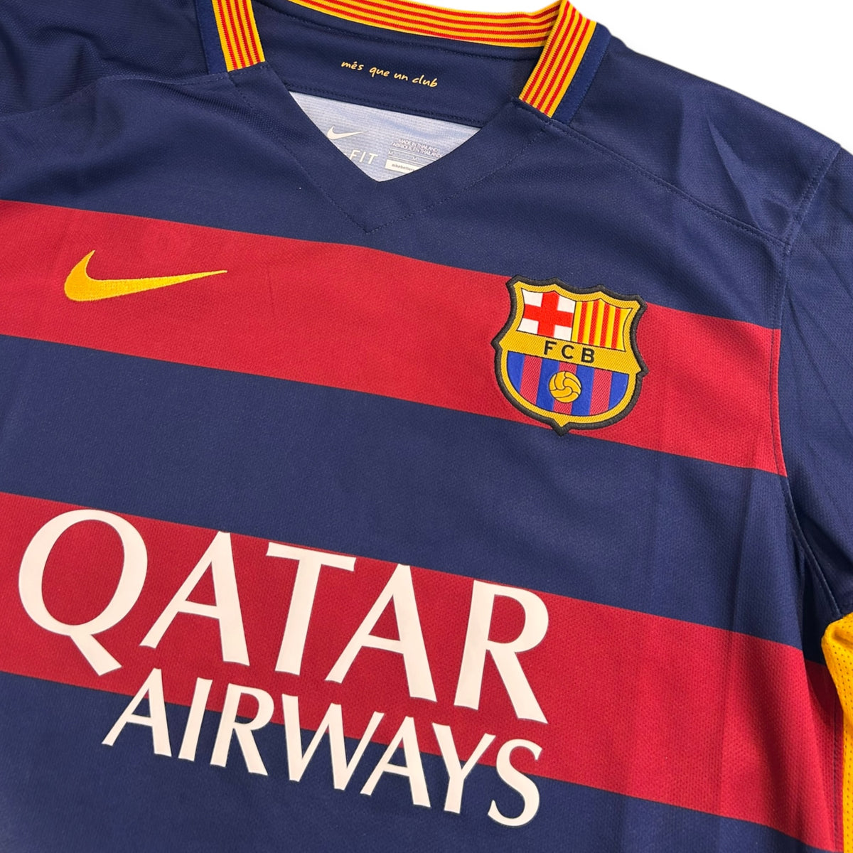 FC Barcelona 2015/16 Home - Neymar Jr 11 (Medium)