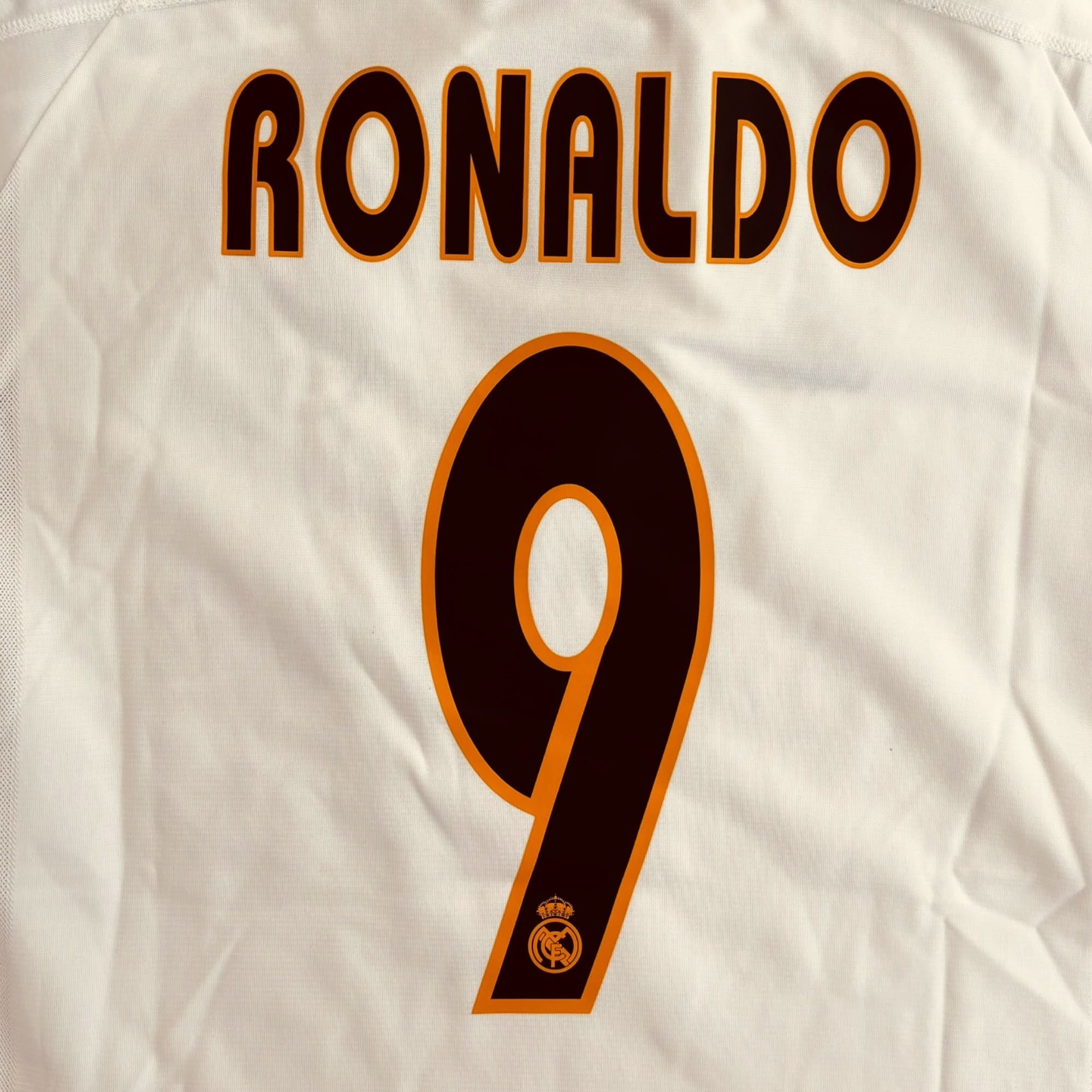 Real Madrid 2003/04 Home - Ronaldo 9 (Medium)