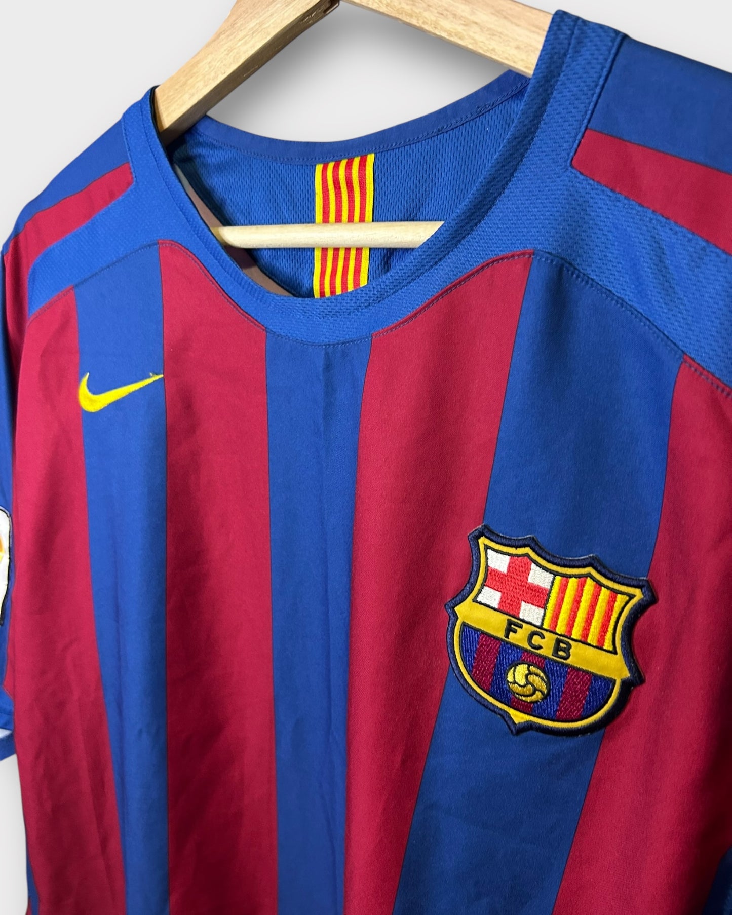 FC Barcelona 2005/06 Home - Messi 30 (Large)