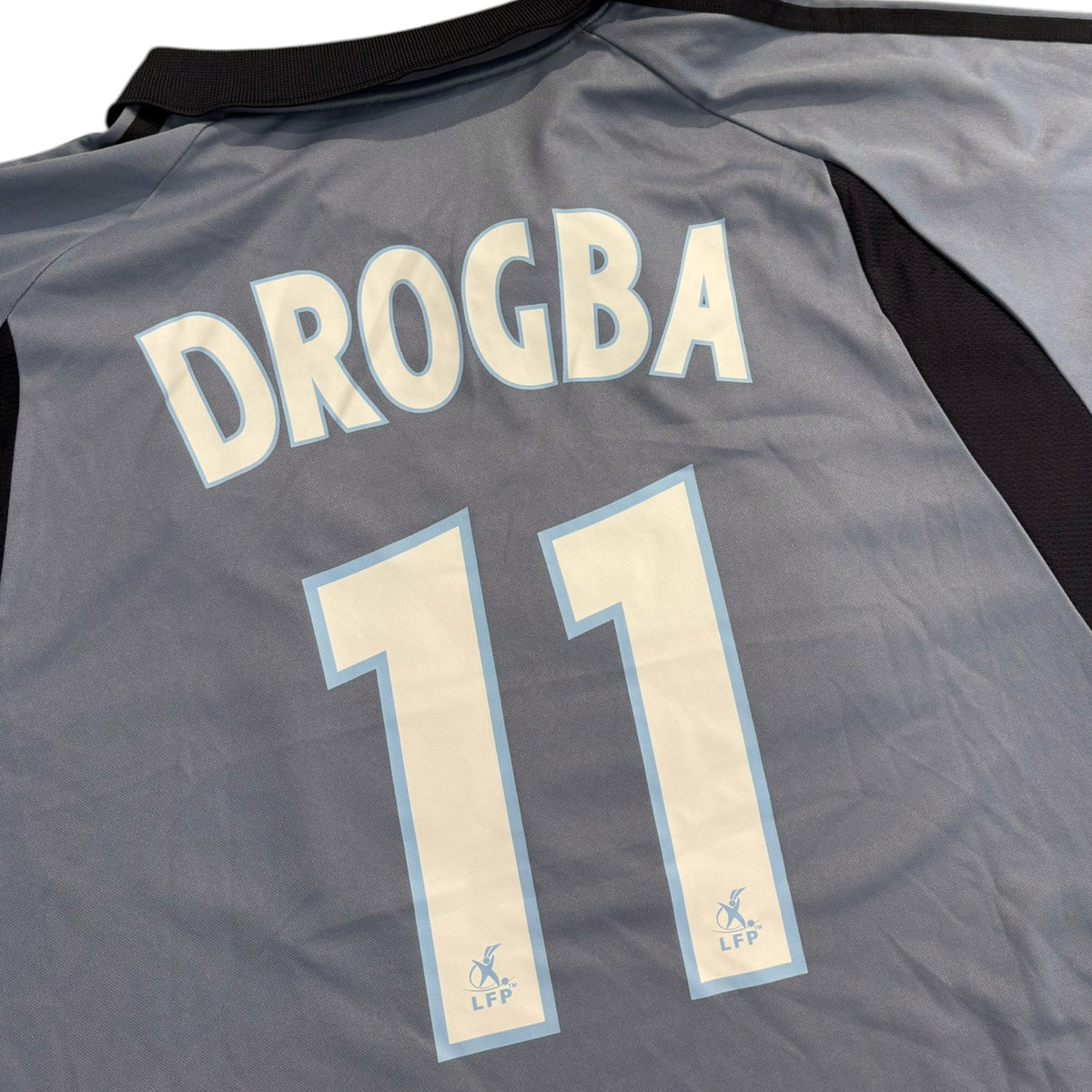 Olympique de Marseille 2004/05 Away - Drogba 11 (Large) - KITLAUNCH
