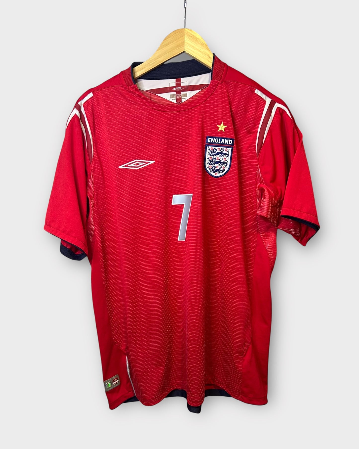 England 2004 Away - Beckham 7 (L)