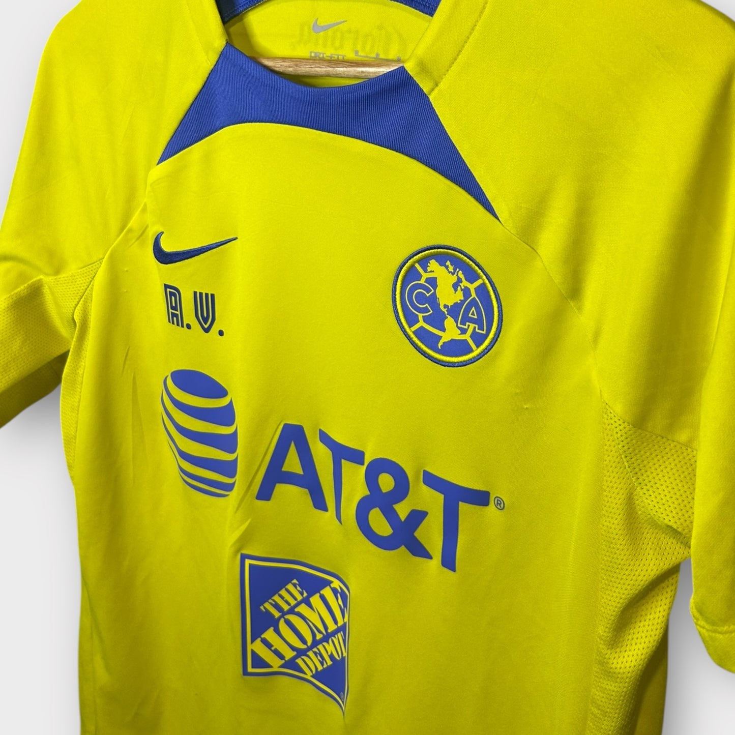CF América 2023/24 Staff Issue training Shirt (M)