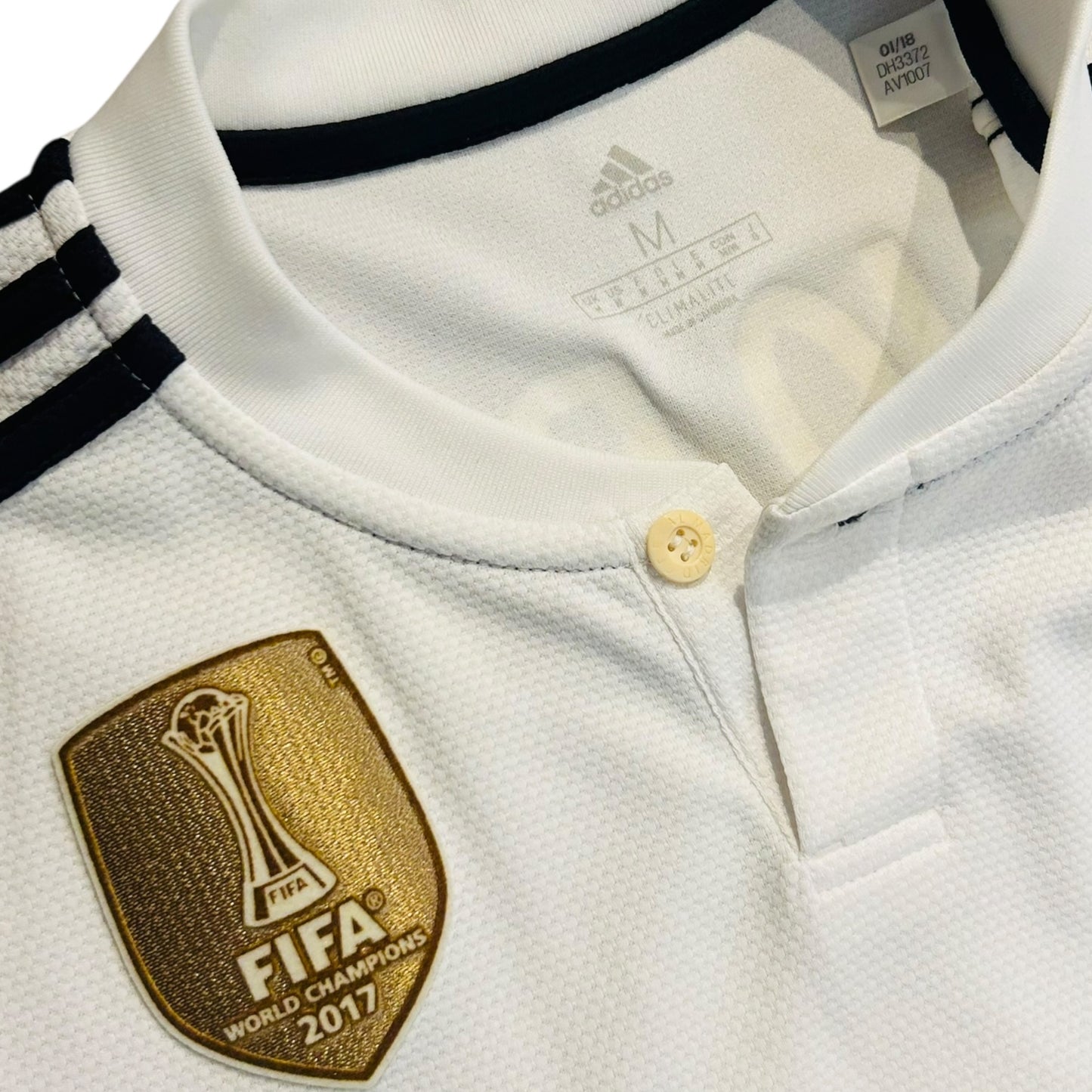 Real Madrid 2018/19 Home . Sergio Ramos 4 (Medium)