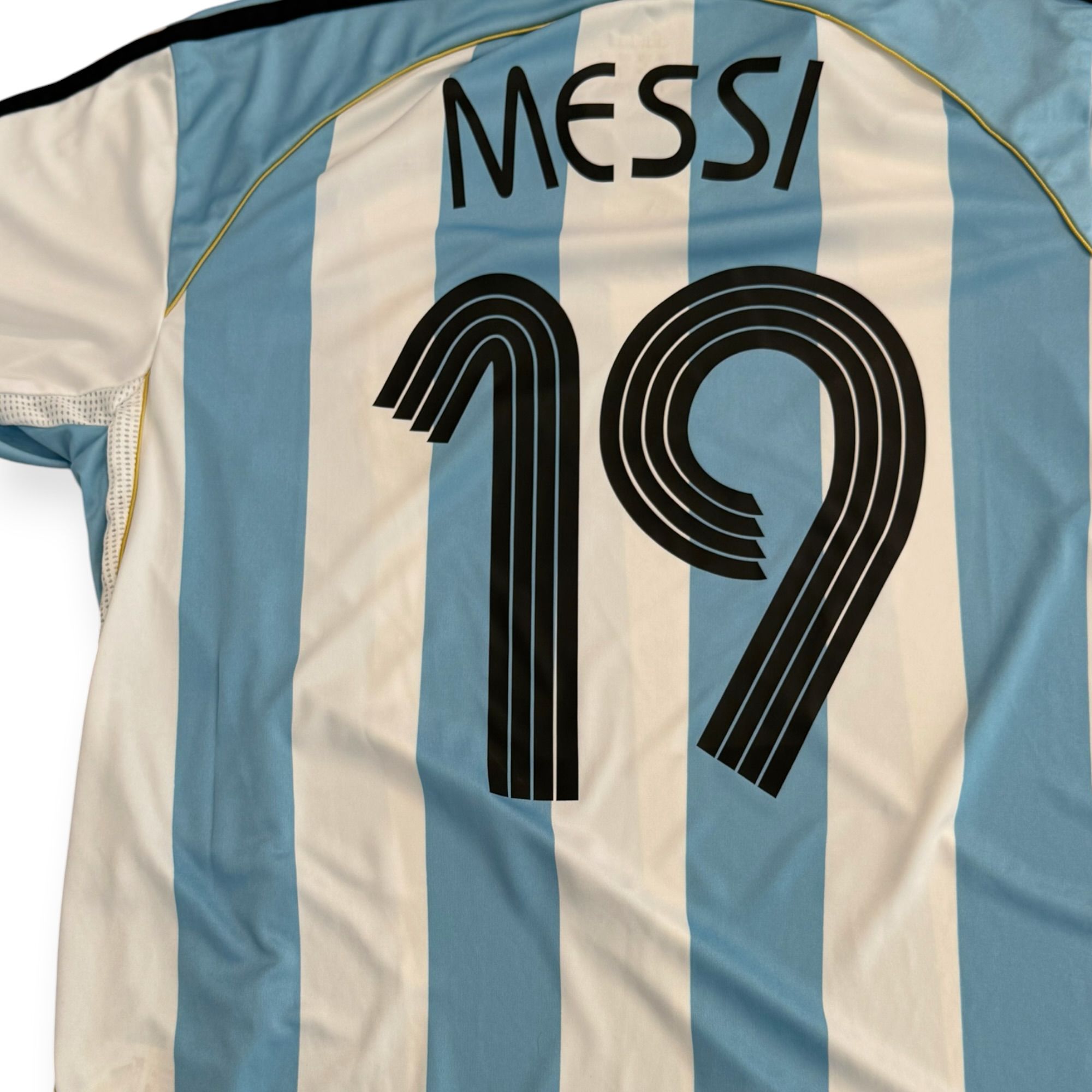 Argentina 2006 Home - Messi 19 (Large)