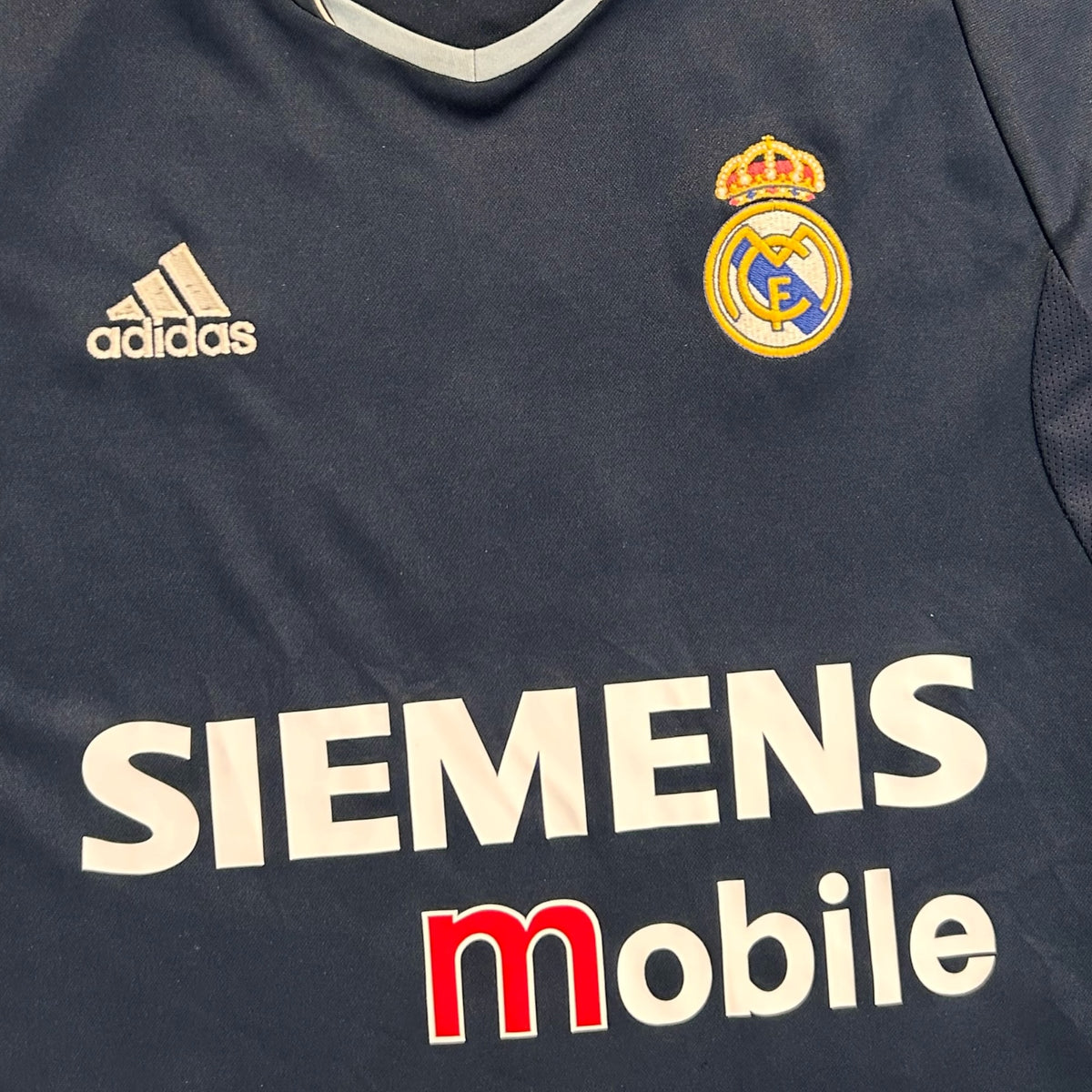 Real Madrid 2003/04 Away + Shorts - Ronaldo 9 (Large) - KITLAUNCH