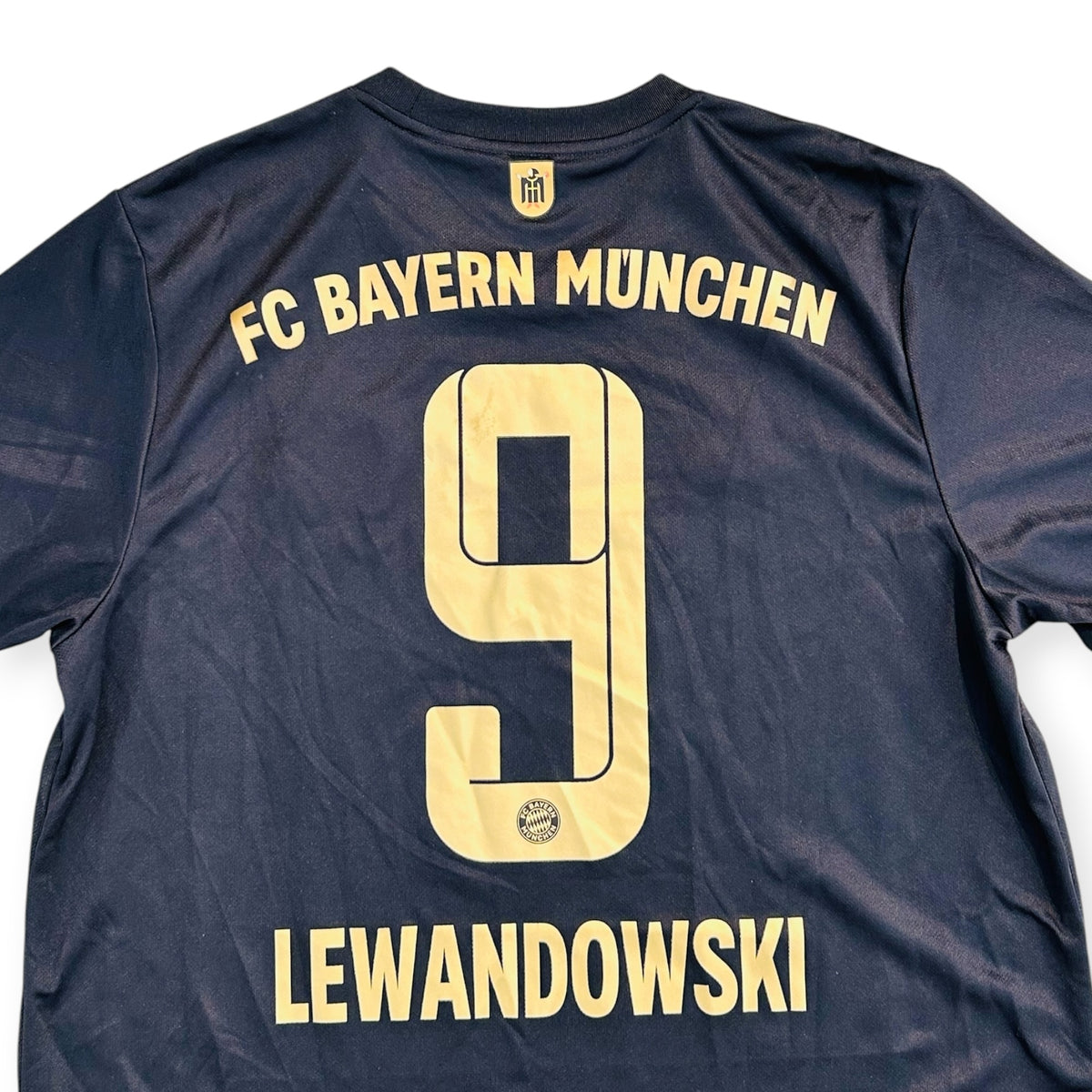 Bayern Munich 2021/22 Away - Lewandowski 9 *New* (Large)
