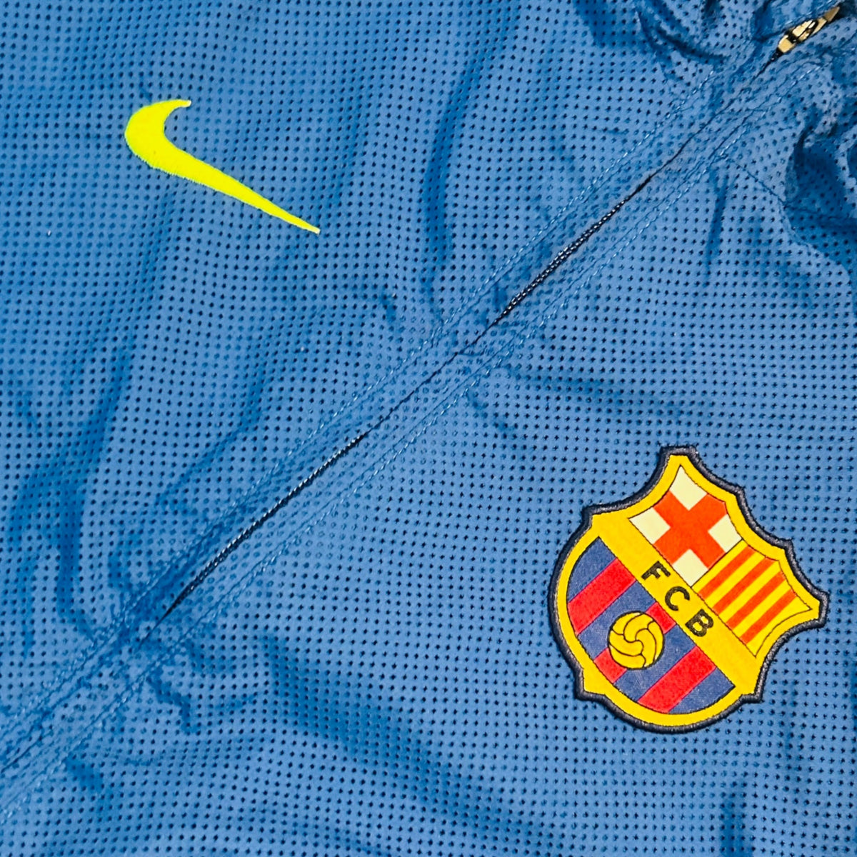 FC Barcelona 2009/10 Nike Track Jacket (Medium) - KITLAUNCH