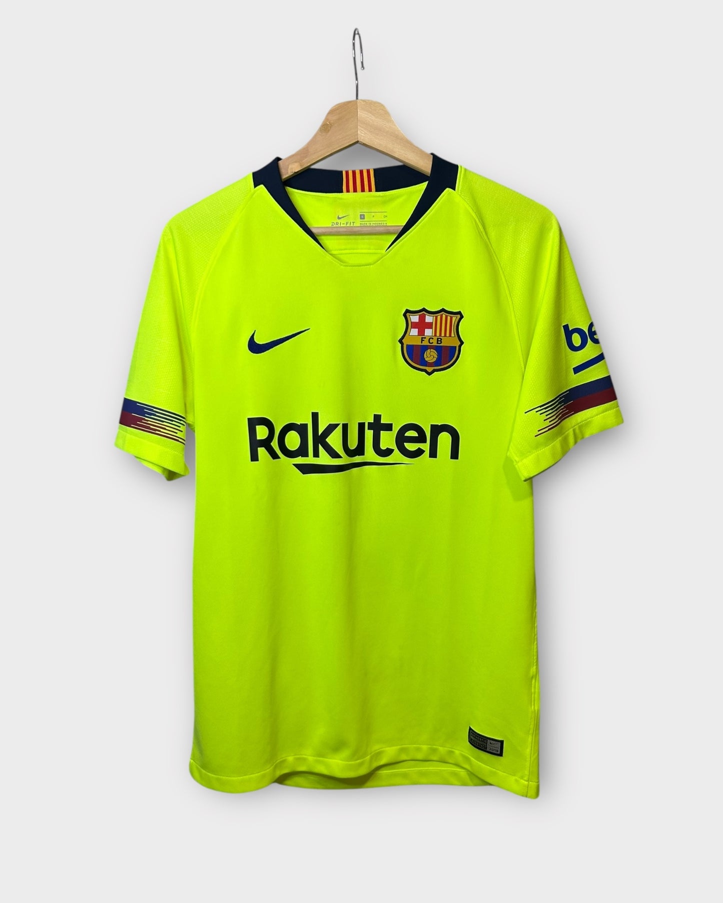 FC Barcelona 2018/19 Away - Piqué 3 (Small)