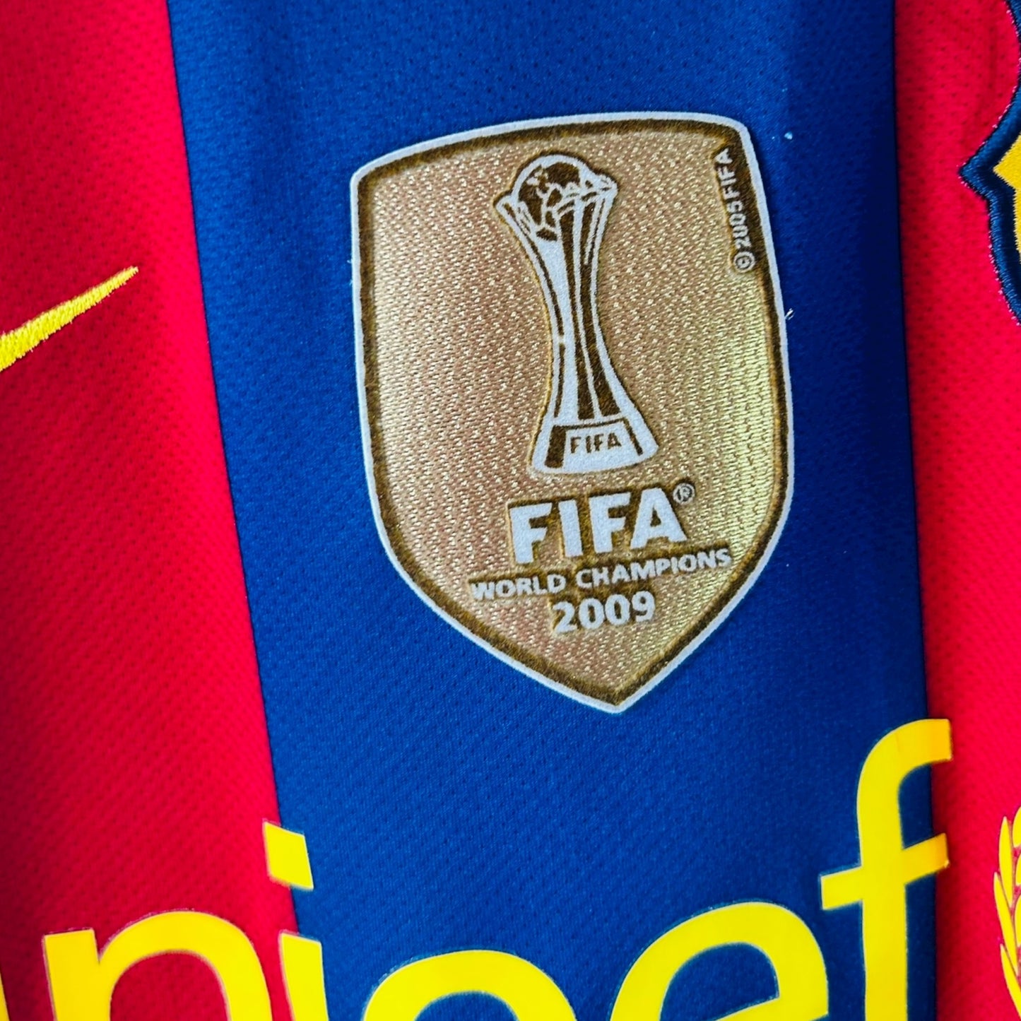FC Barcelona 2010/11 Home - Piqué 3 (Medium)