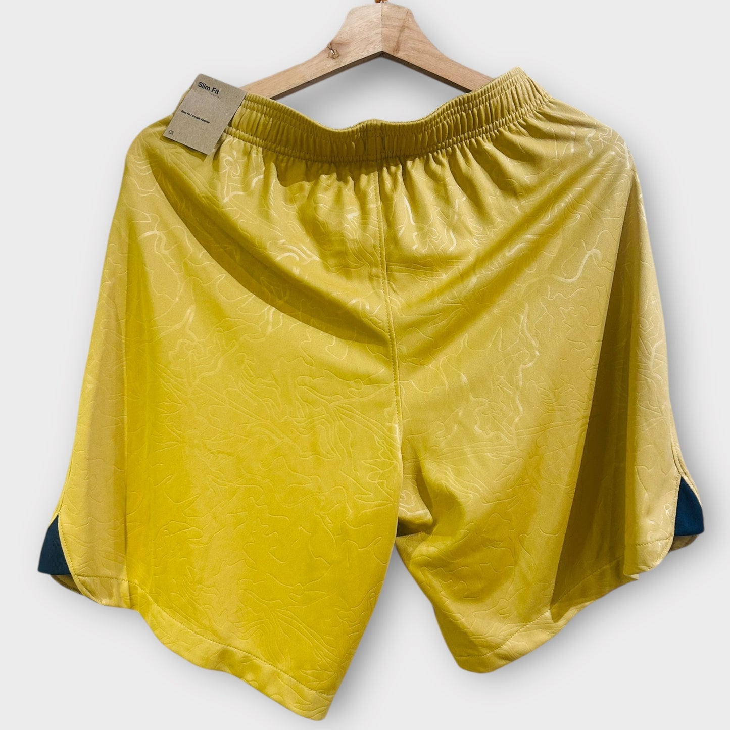 FC Barcelona 2022/23 Away & Shorts - Gavi 6 (Medium)