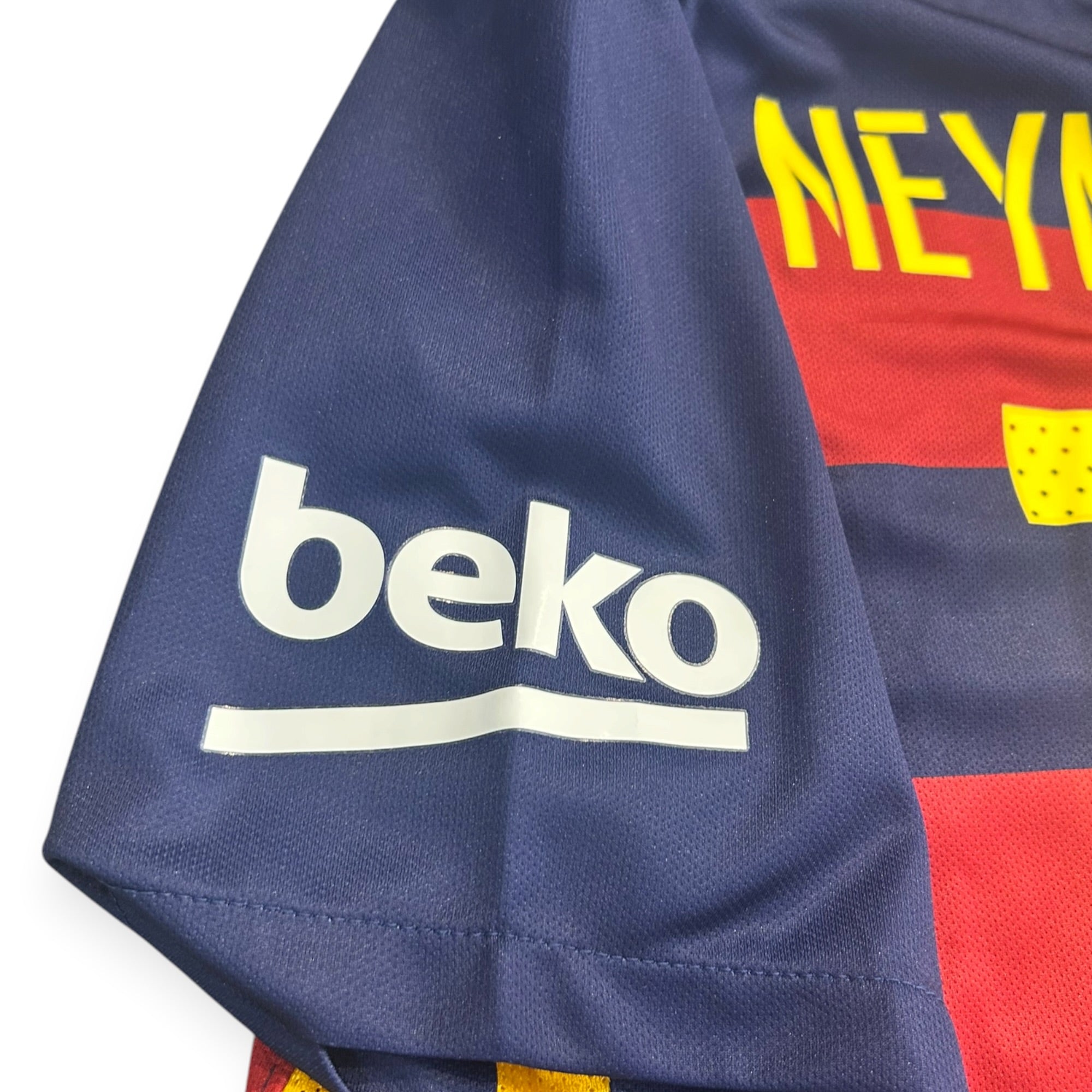 FC Barcelona 2015/16 Home - Neymar 11 (Medium) - KITLAUNCH