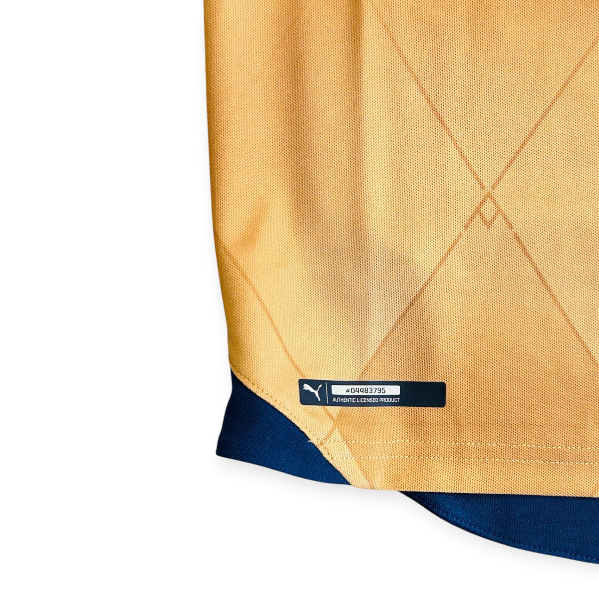 Arsenal 2015/16 Away - Ozil 11 *New* (Small)