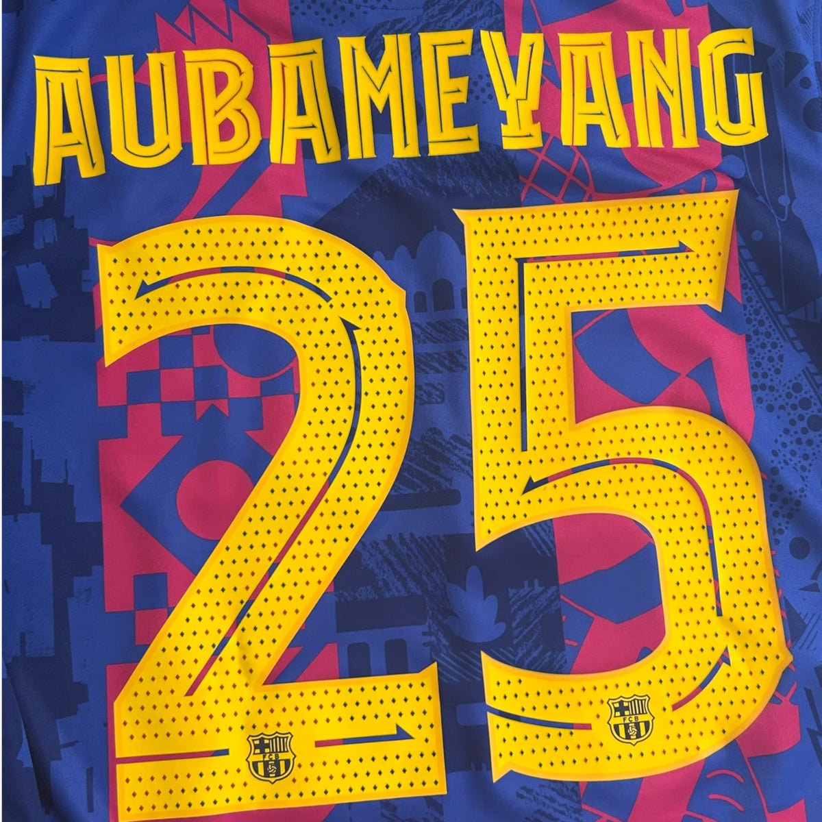 FC Barcelona 2021/22 European Home - Aubameyang 25 (Medium)
