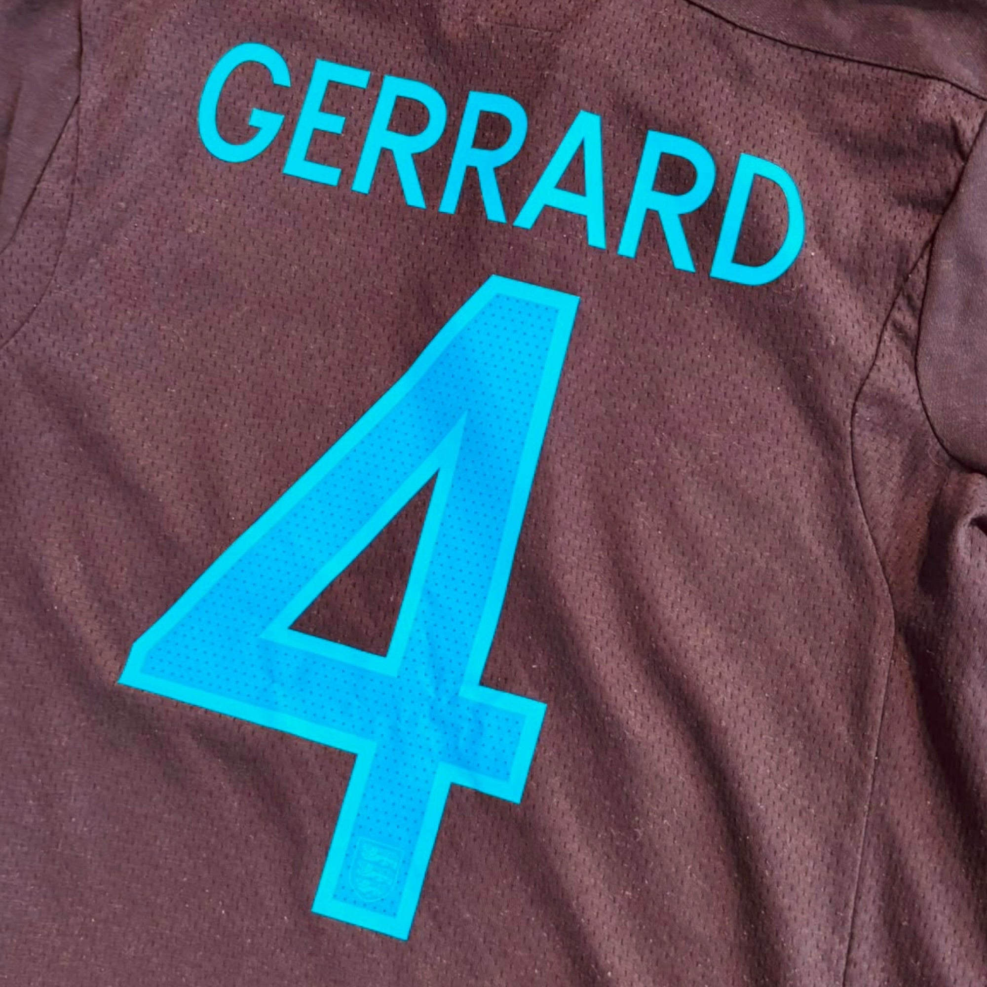 England 2012 Away - Gerrard 4 (Small)