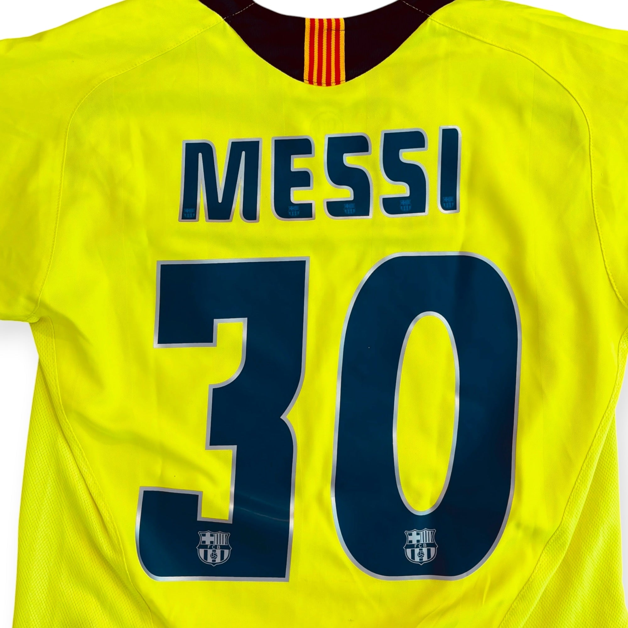 FC Barcelona 2005/06 Away - Messi 30 (Small)