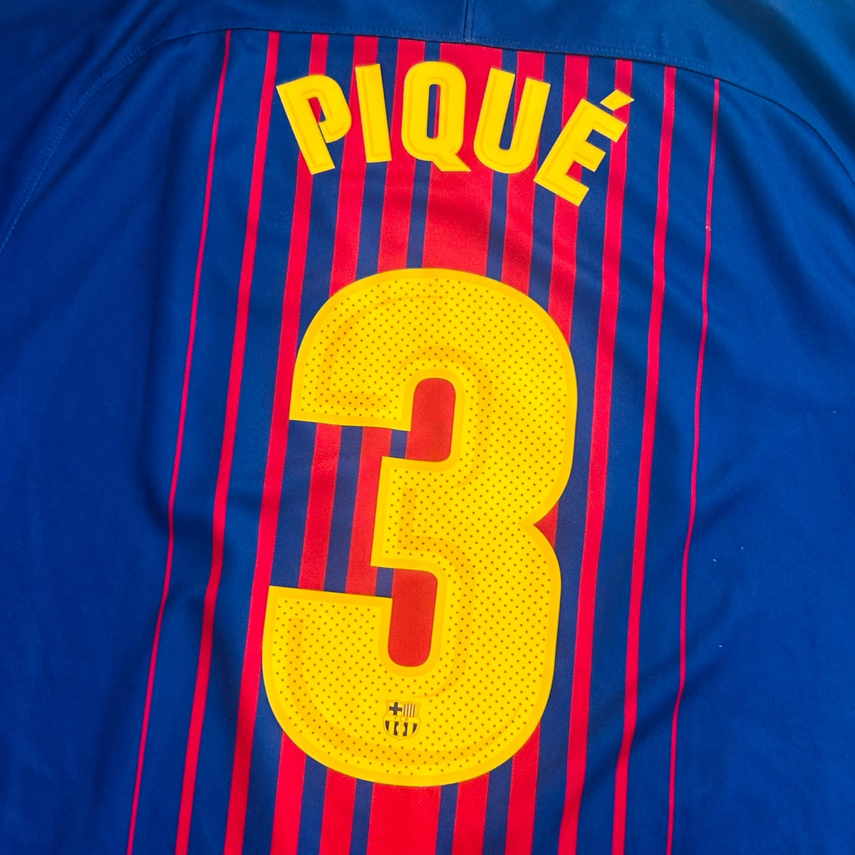 FC Barcelona 2017/18 Home - Piqué 3 (XL) - KITLAUNCH