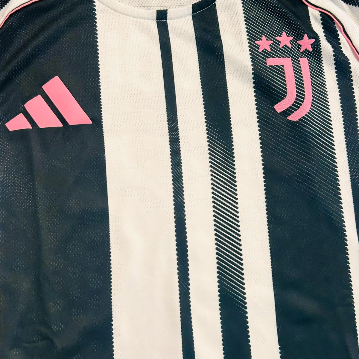 Juventus 2025/26 Home Player Version - Yildiz 10 *Brand New* (Small) - KITLAUNCH