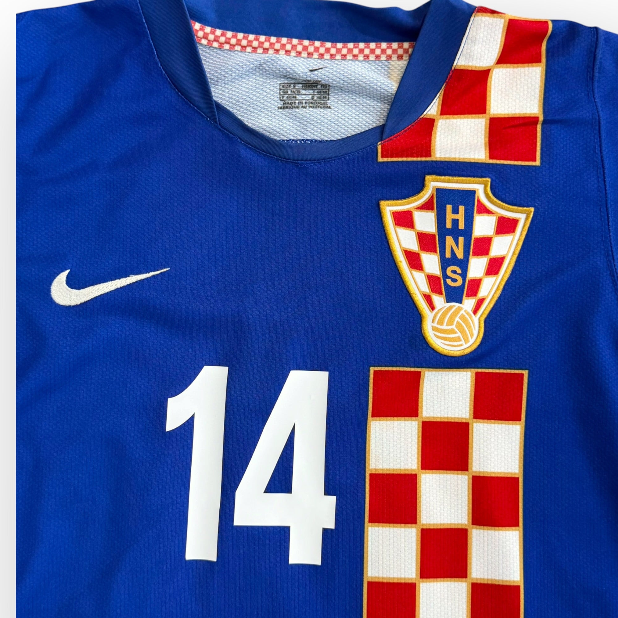 Croatia 2006/08 Away - Modric 14 (Small)