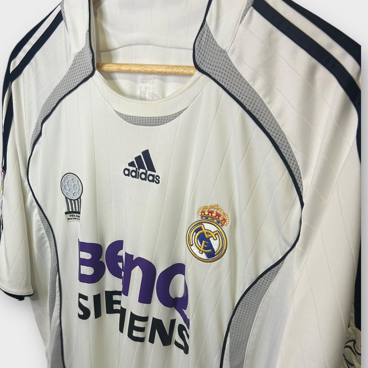 Real Madrid 2006/07 Home - Van Nistelrooy 17 (Large)