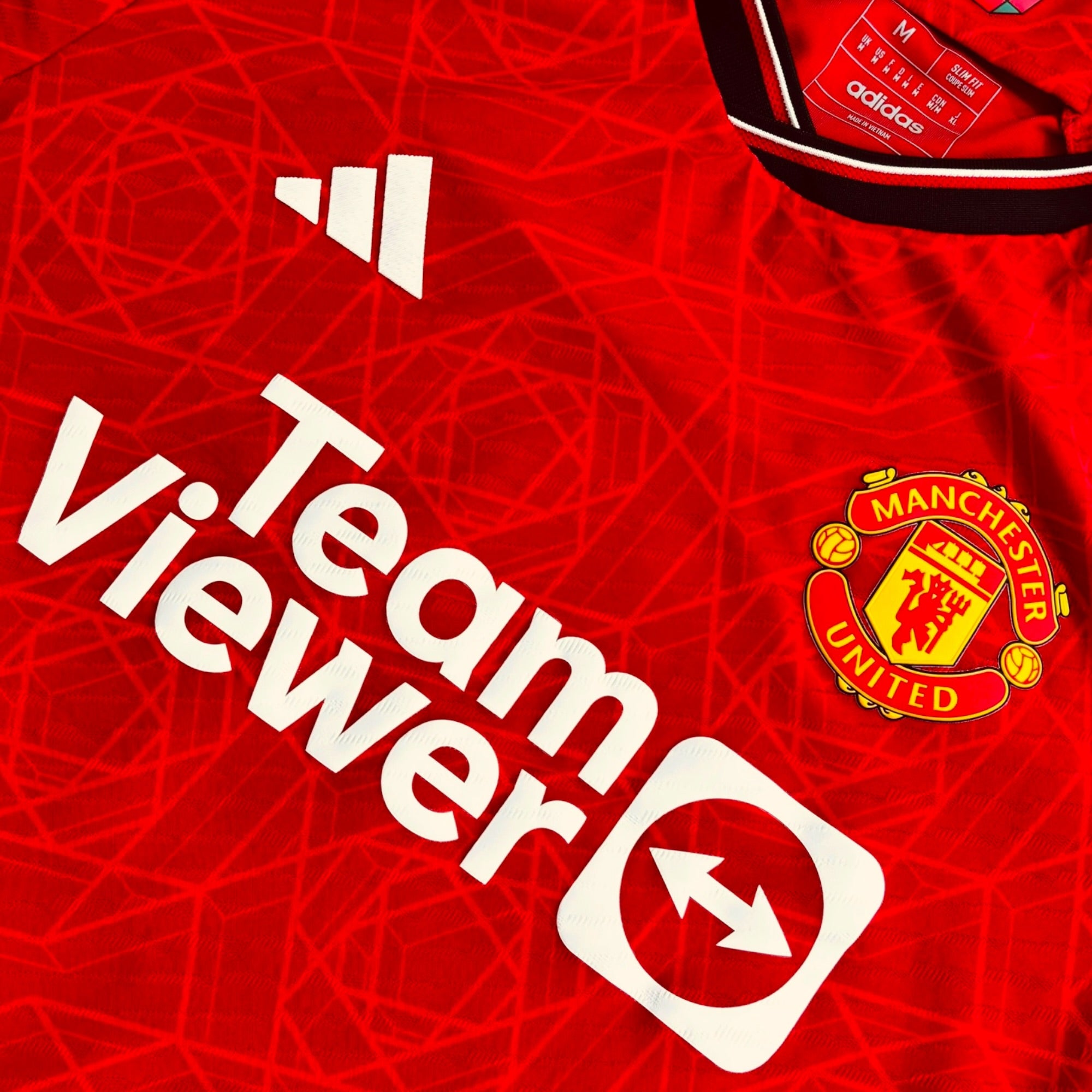 Manchester United FC 2023/24 Home Authentic - B. Fernandes 8 (Medium)