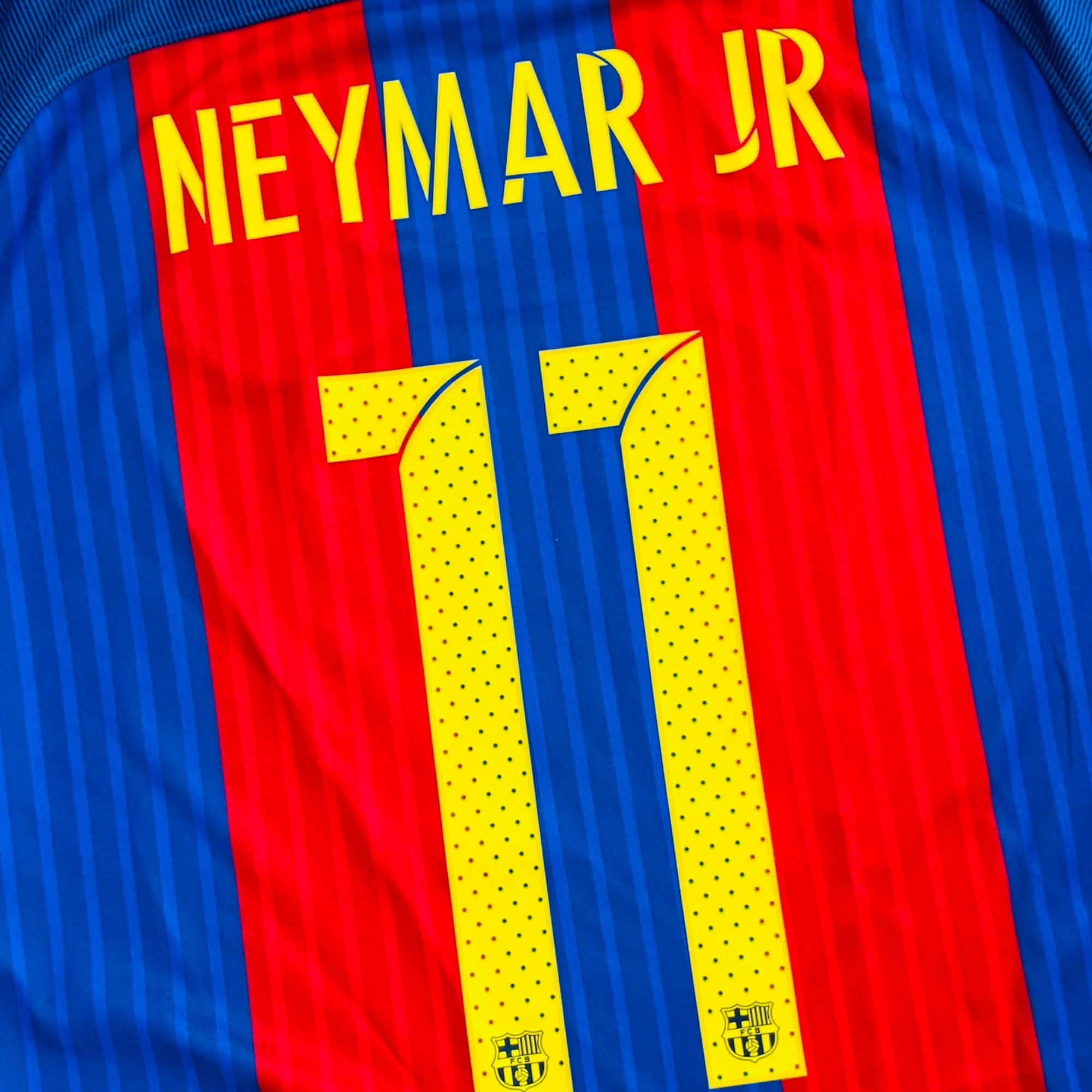 FC Barcelona 2016/17 Home - Neymar 11 (Medium)
