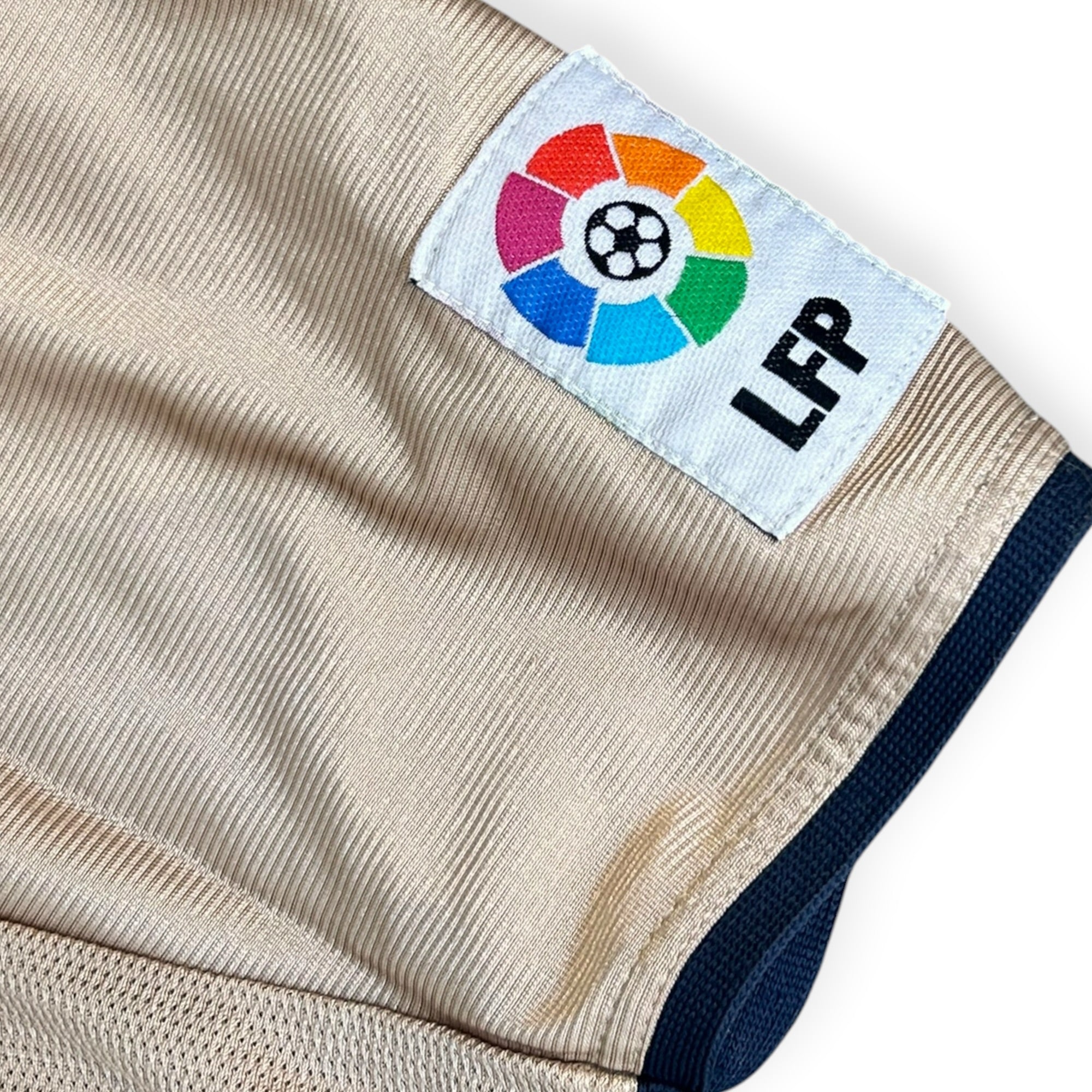 FC Barcelona 2001/02 Away (Large) - KITLAUNCH