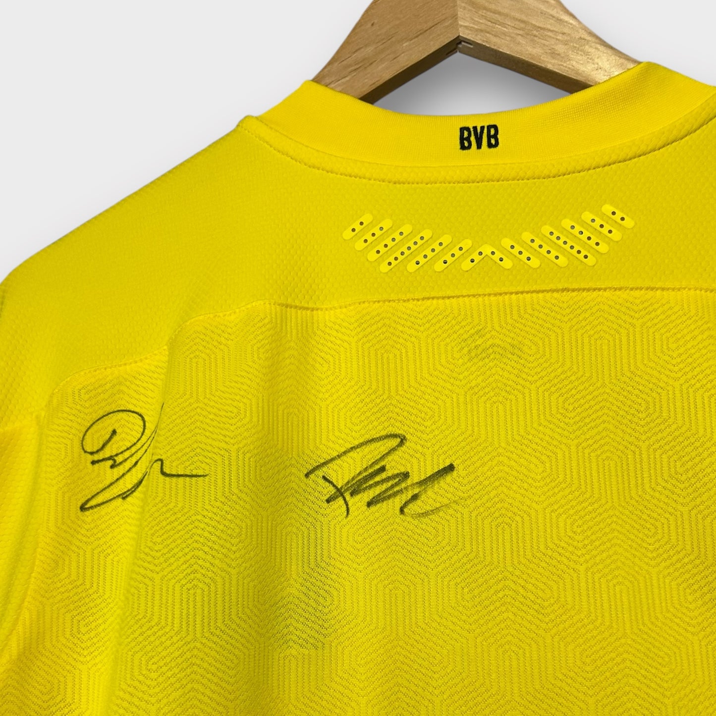 Dortmund 2020/21 Home Signed Shirt (Medium)