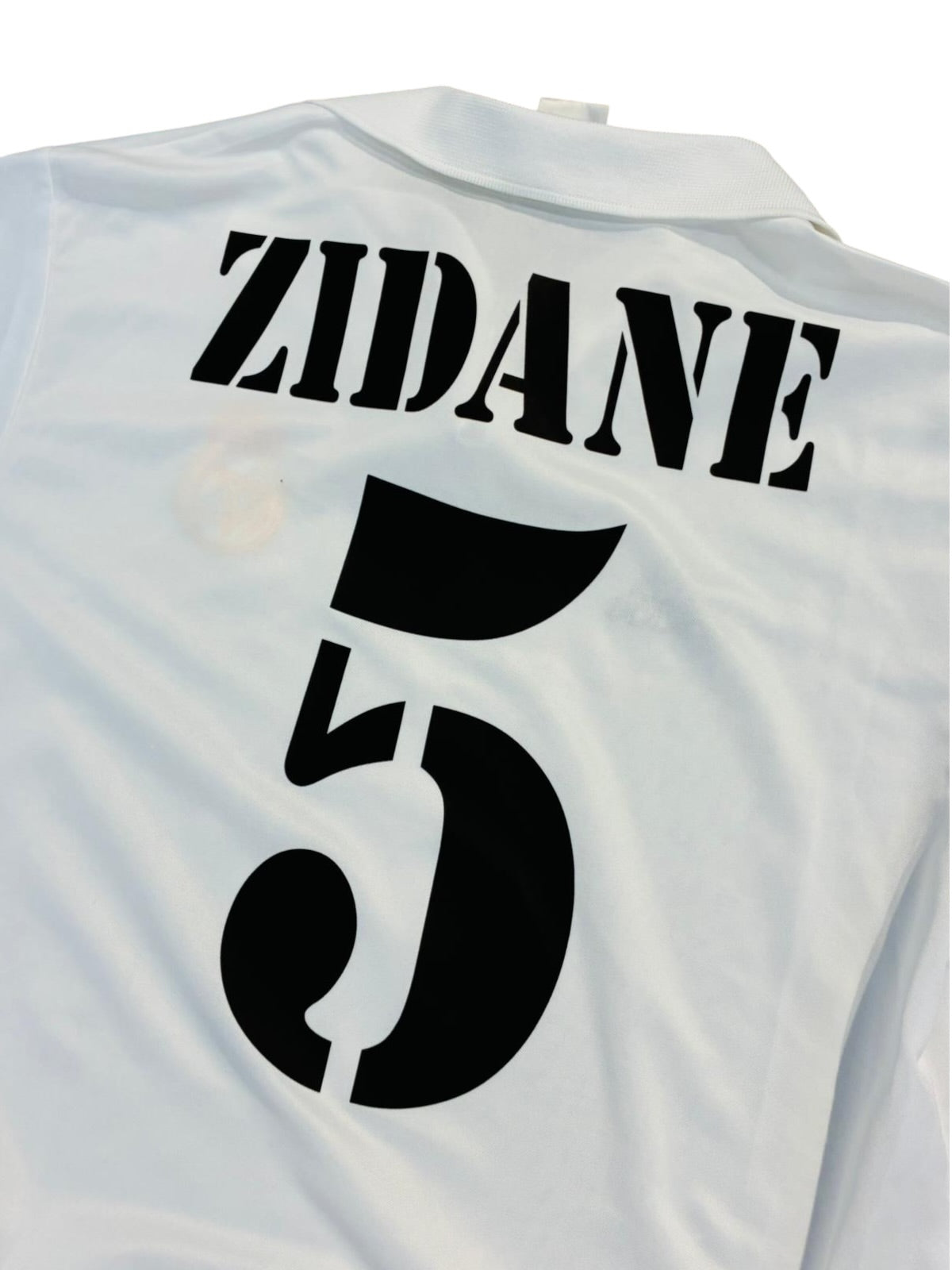 Real Madrid 2001/02 Centenary Home - Zidane 5 (Small)