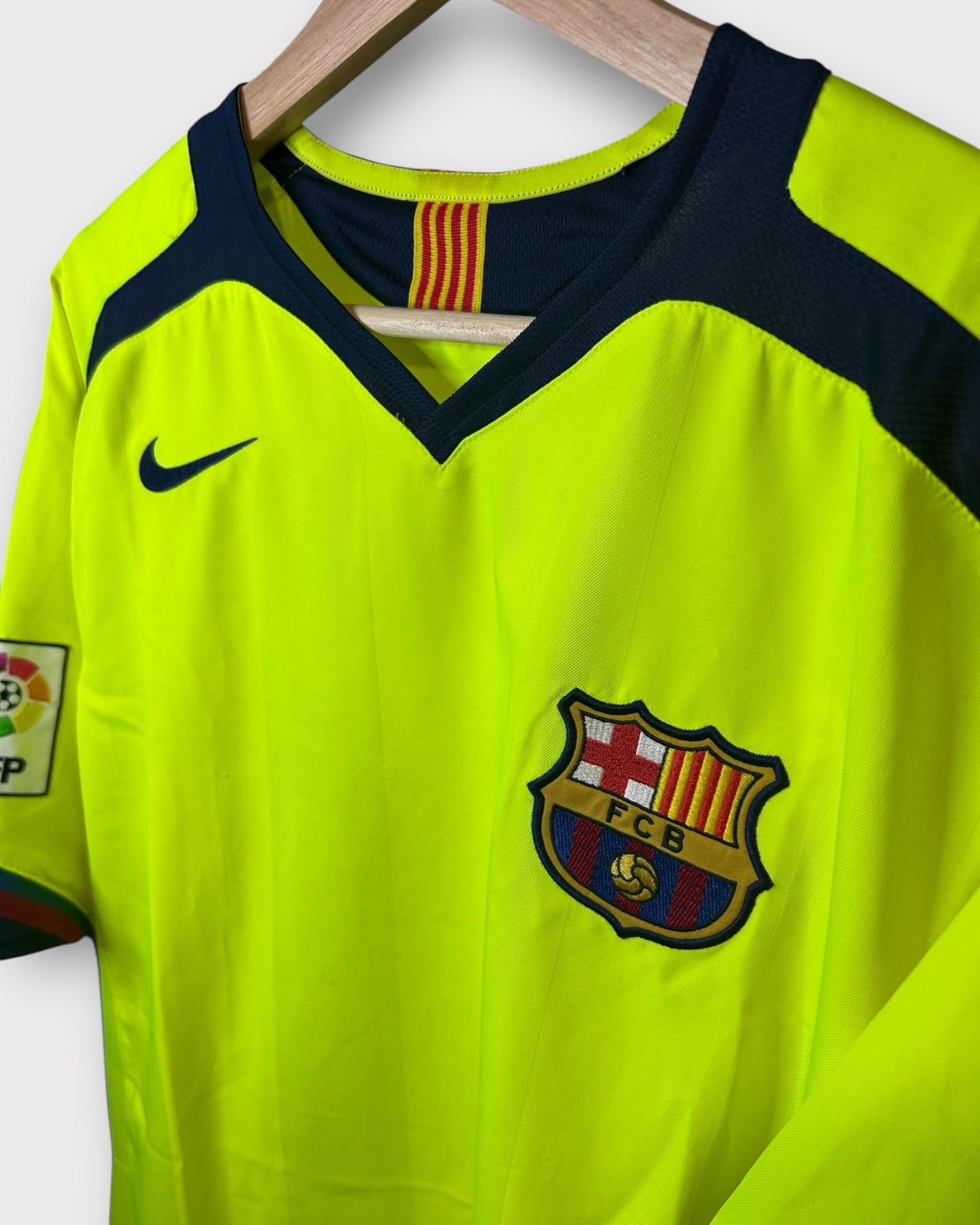 FC Barcelona 2005/06 Away - Messi 30 (Large)