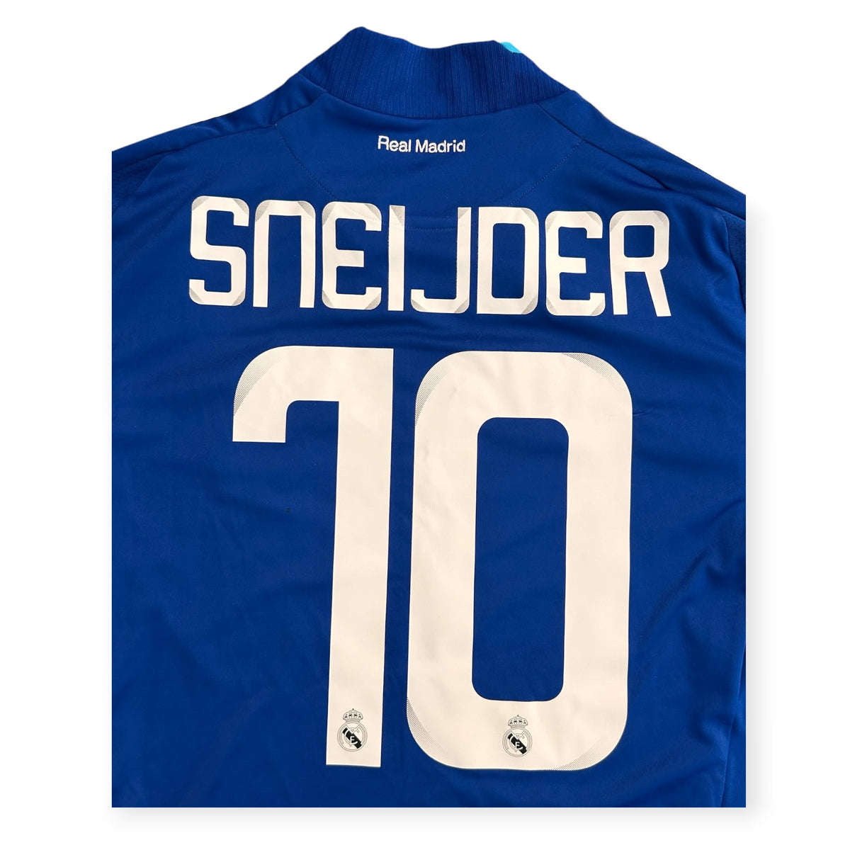 Real Madrid 2008/09 Away - Sneijder 10 (Medium)