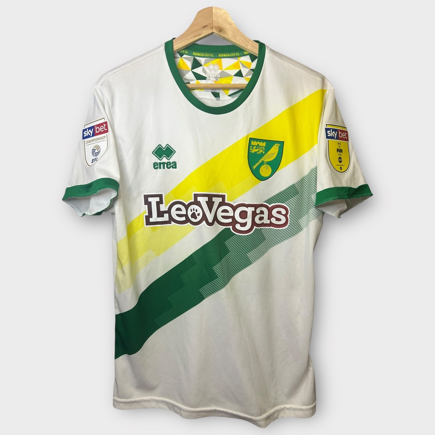 Norwich 2018/19 Match Issue Away - Onel Hernández 25 (Medium)