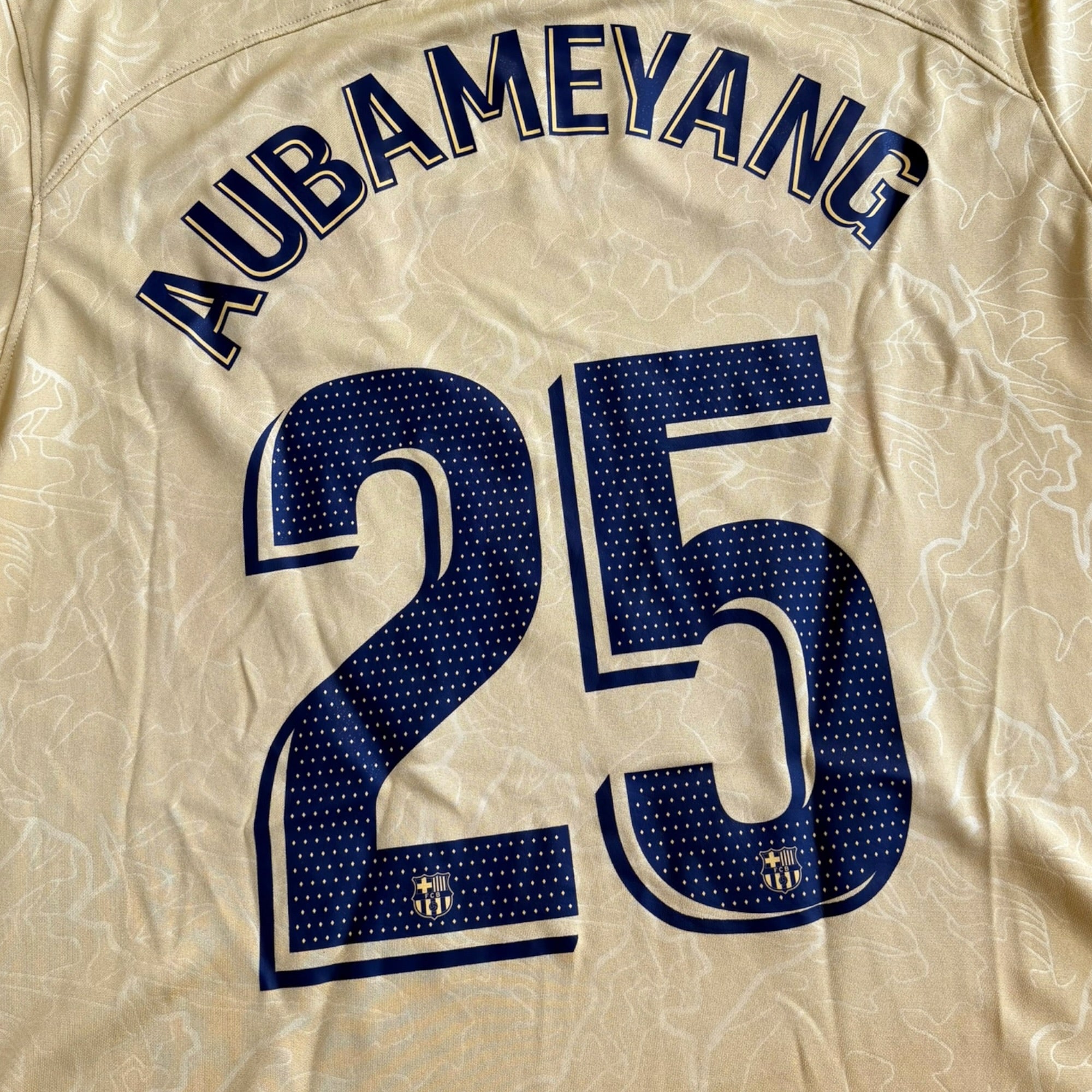 FC Barcelona 2022/23 Away - Aubameyang 25 (Large)