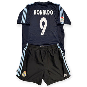 Real Madrid 2003/04 Away + Shorts - Ronaldo 9 (Large) - KITLAUNCH