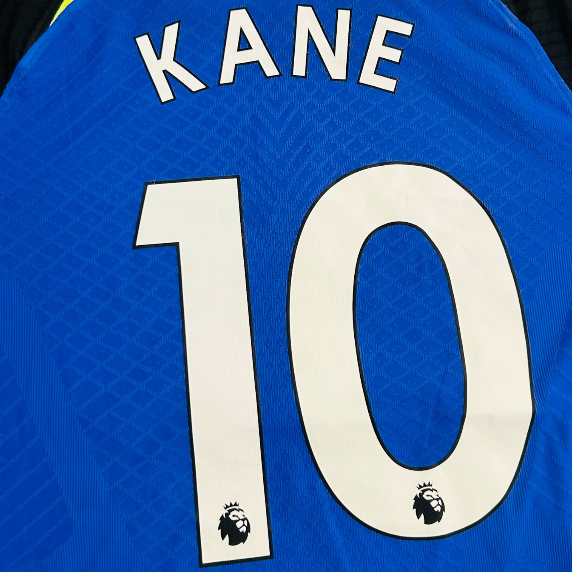 Tottenham Hotspur 2022/23 Away Player Version- Kane 9 (Medium)