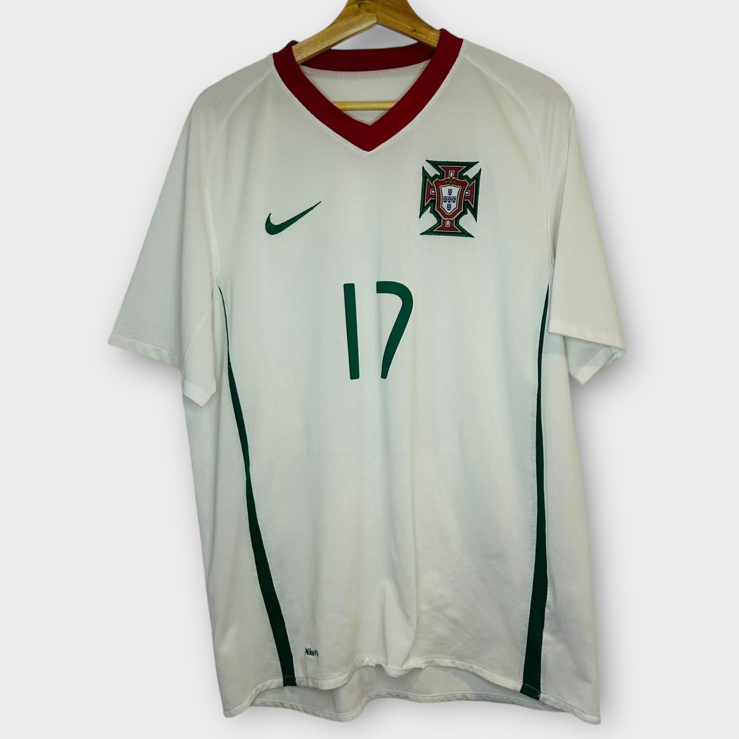 Portugal 2008 Away - Quaresma 17 (Large)