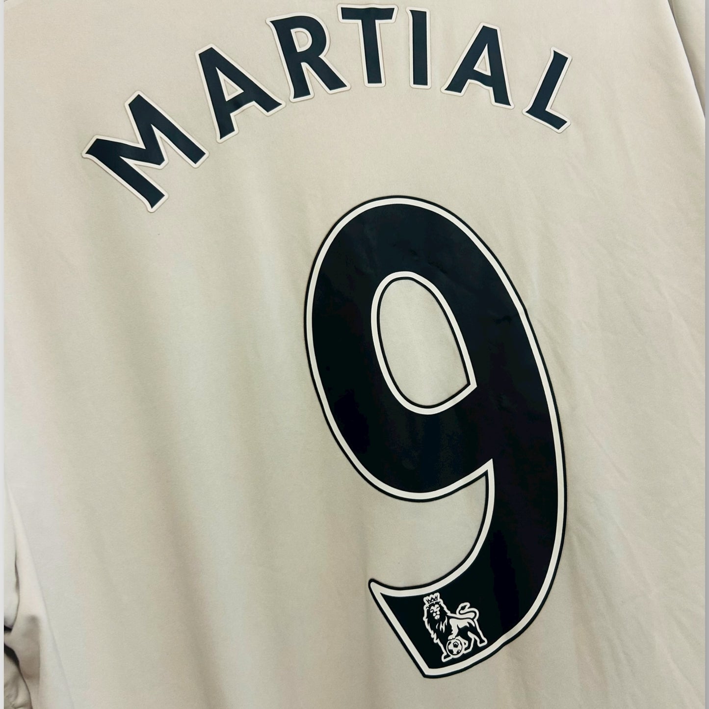 Manchester United 2015/16 Away - Martial 9 (Large)