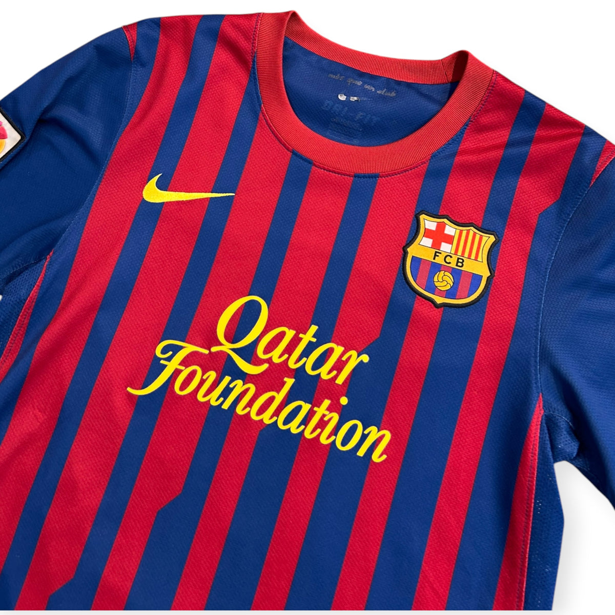 FC Barcelona 2011/12 Home - Xavi 6 (Small)