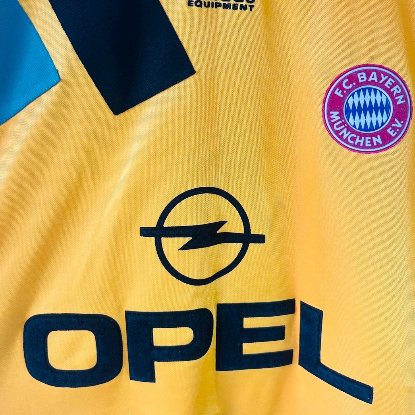 Bayern Munich 1993/95 Away (Large)